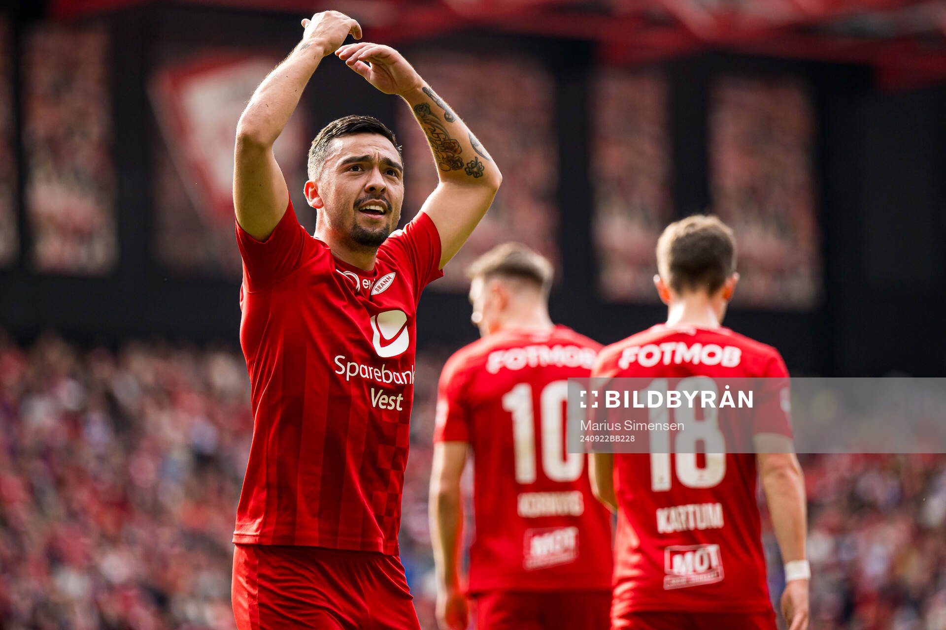Niklas Fernando Castro of Brann celebrates