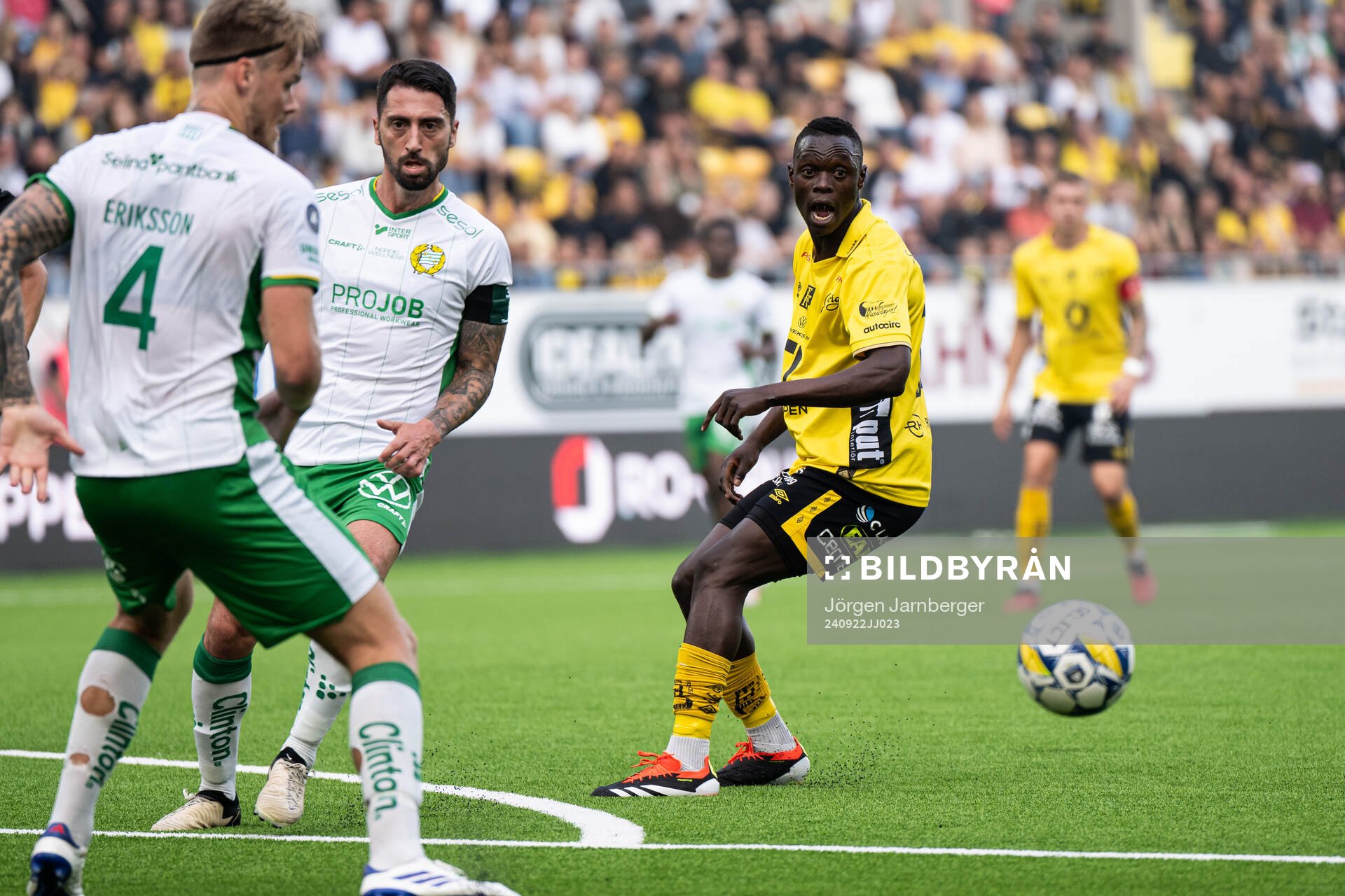 Hammarbys Nahir Besara och Elfsborgs Timothy Noor Ouma