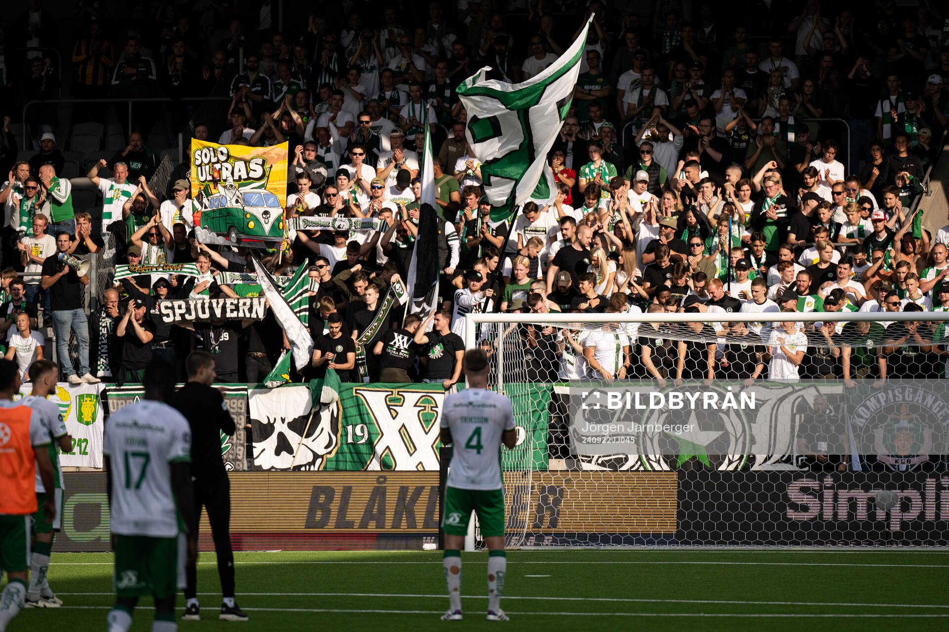 Hammarbys spelare tackar supportrarna