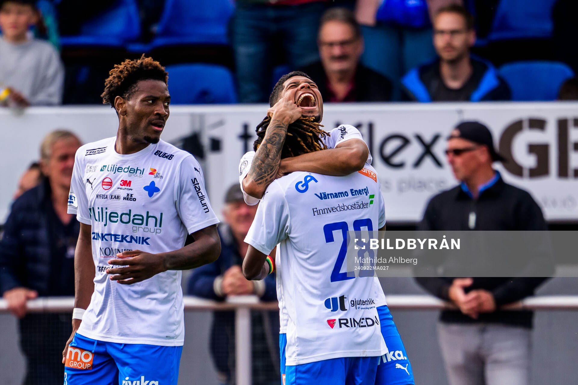 Värnamos Luke Le Roux jublar