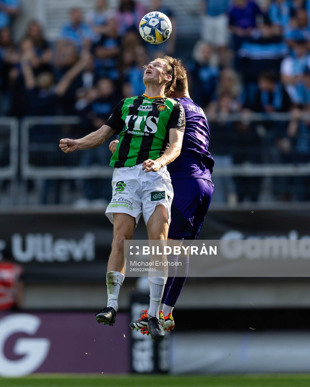 GAIS Axel Henriksson och Djurgårdens Jacob Larsson skallar
