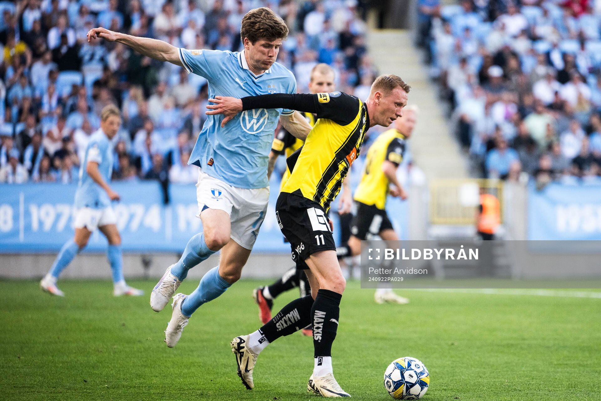 Malmö FFs Oliver Berg och Häckens Julius Lindberg