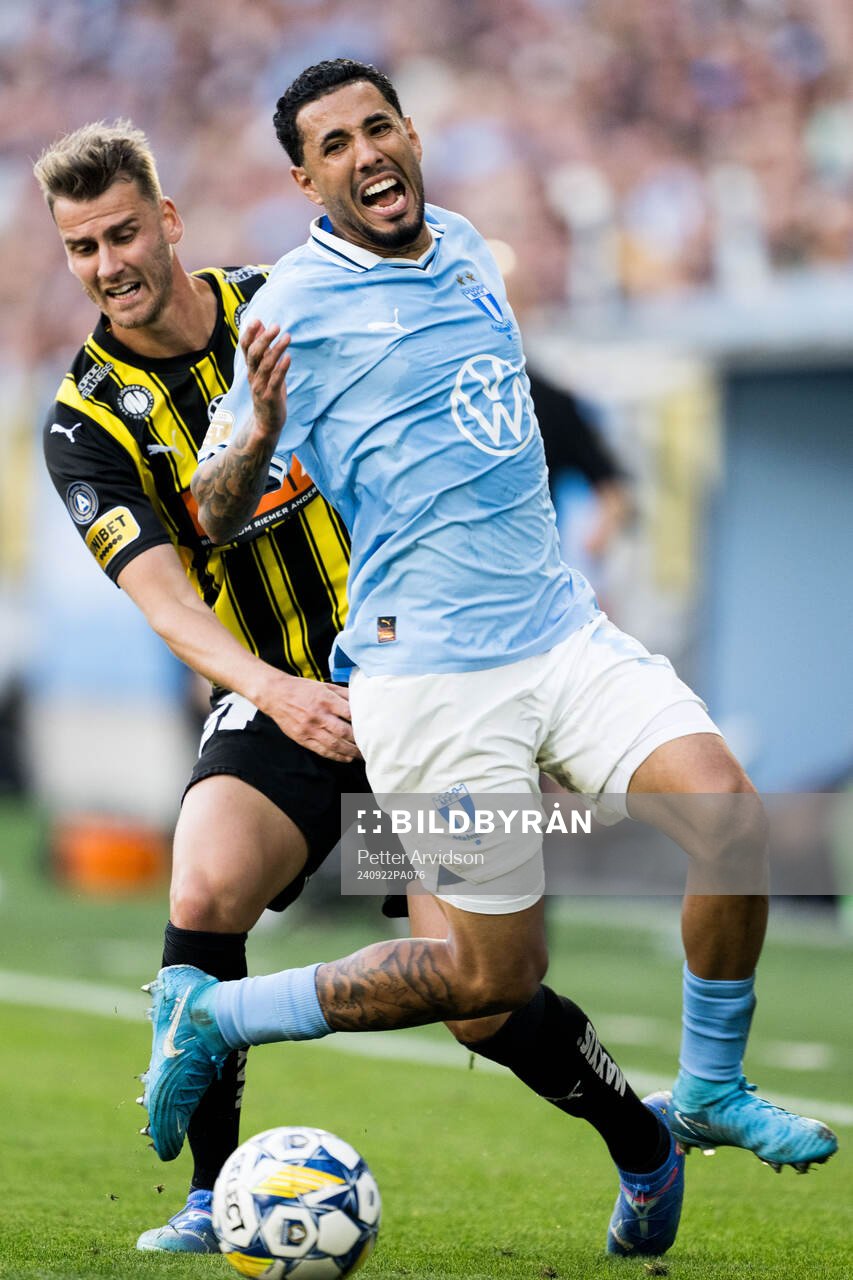 Häckens Johan Hammar och Malmö FFs Sergio Pena