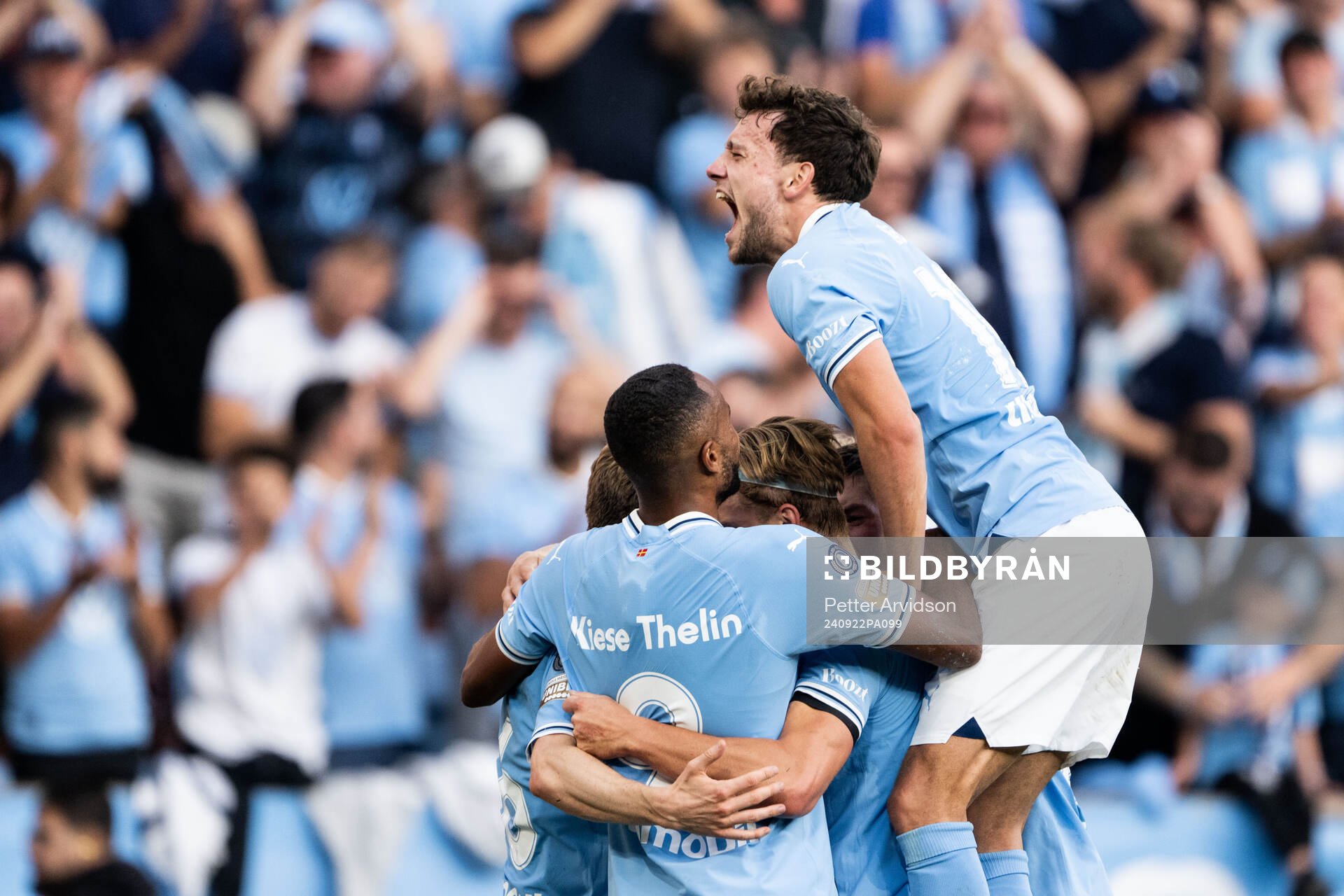 Malmö FFs Erik Botheim jublar med Colin Rösler jublar