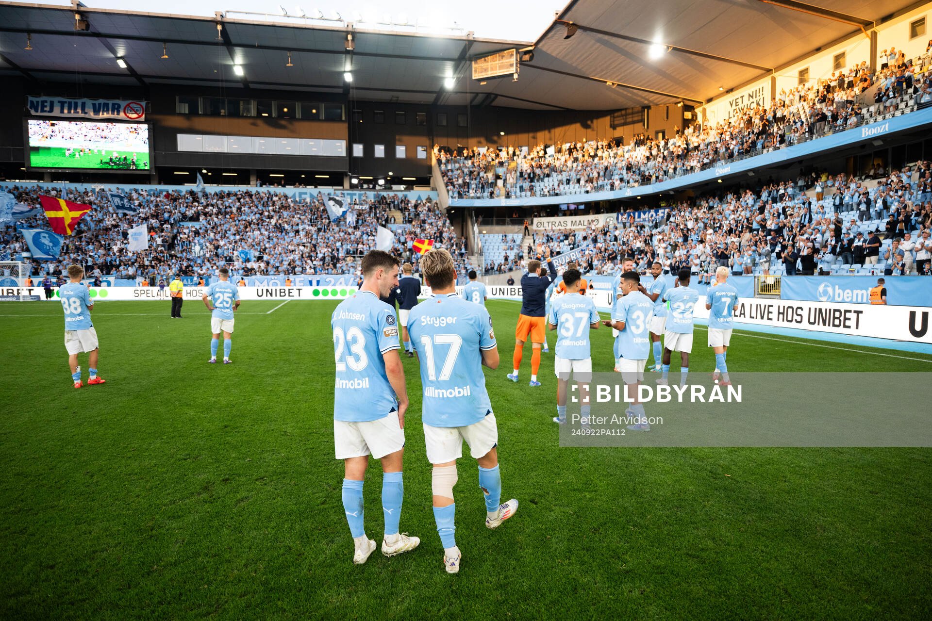 Malmö FFs spelare med supportrar