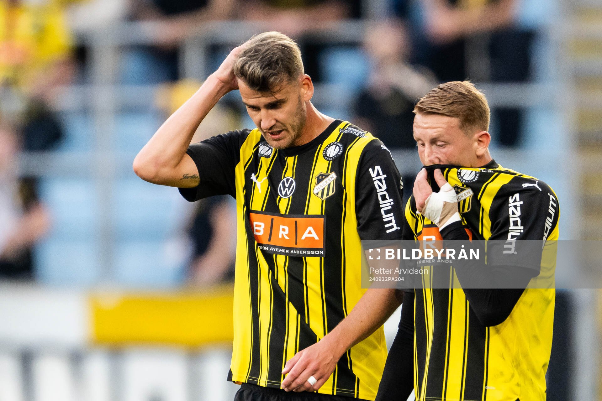 Häckens Johan Hammar och Julius Lindberg deppar