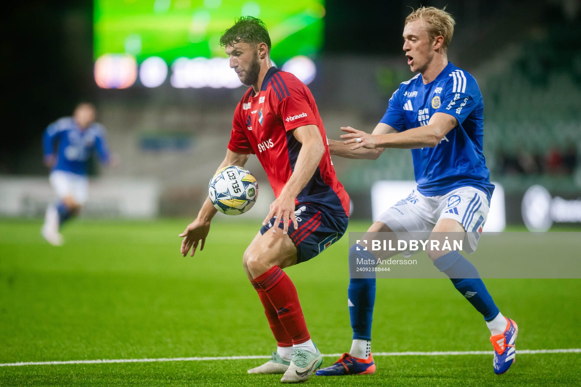 Östers Alibek Aliev och GIF Sundsvalls Pontus Lindgren