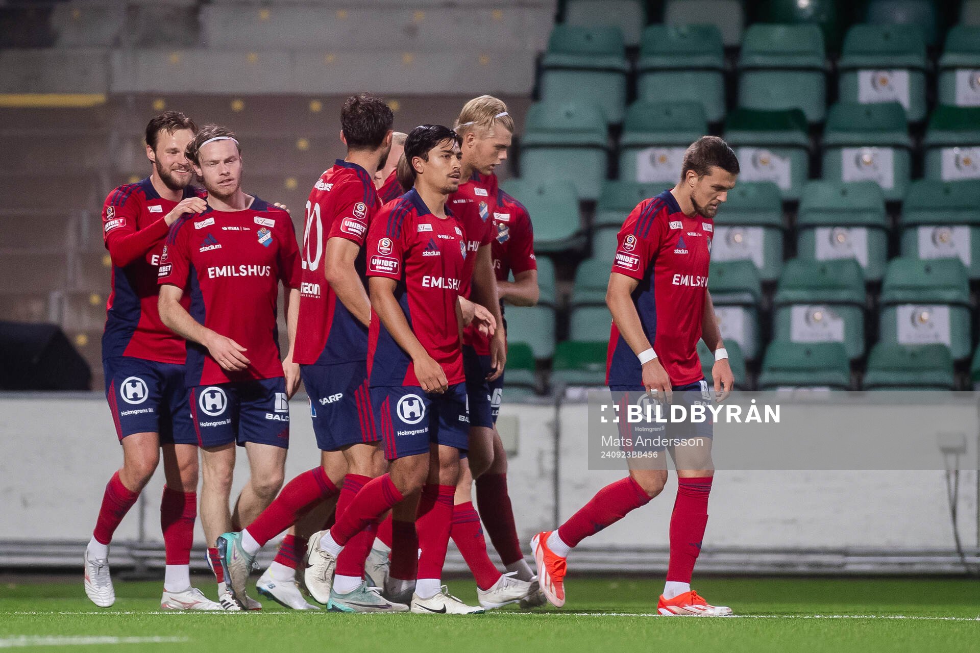 Östers Daniel Ljung jublar
