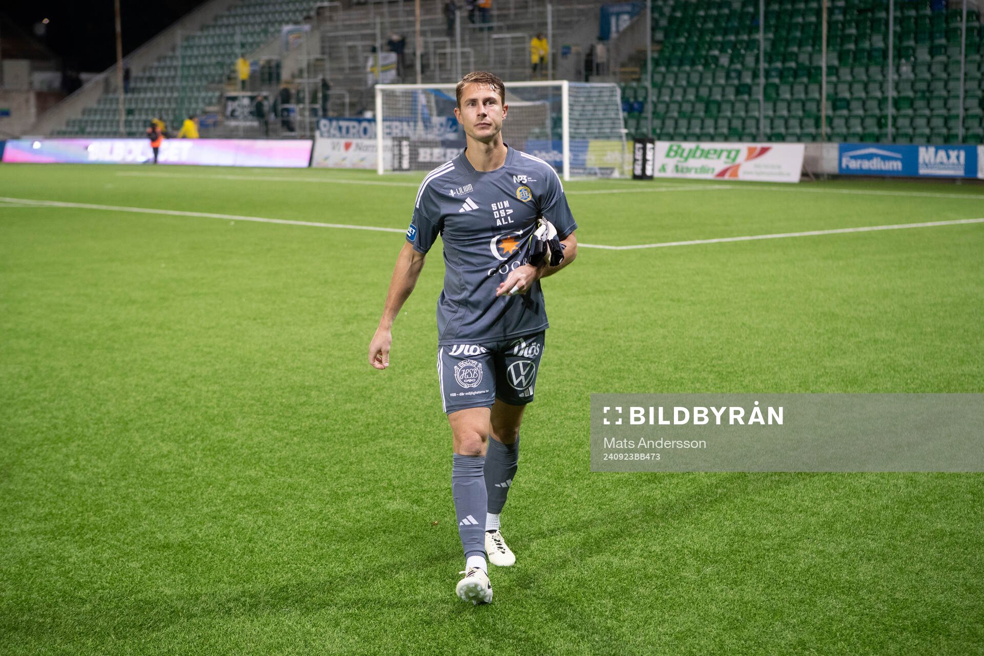 GIF Sundsvalls målvakt Jonas Olsson  deppar