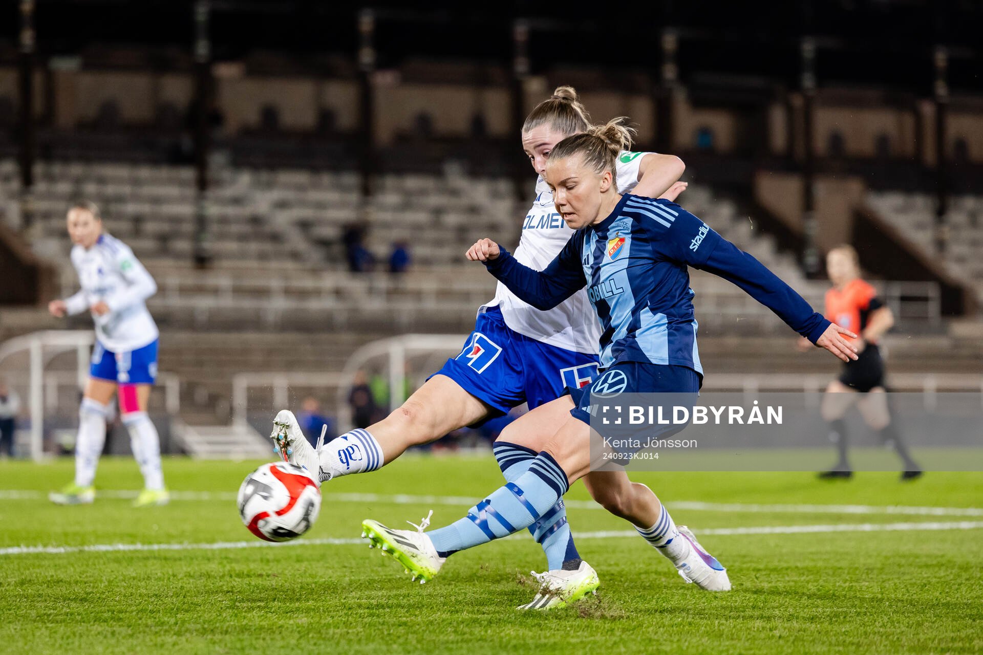 Djurgårdens Ebba Hed och IFK Norrköpings Svea Rehnberg