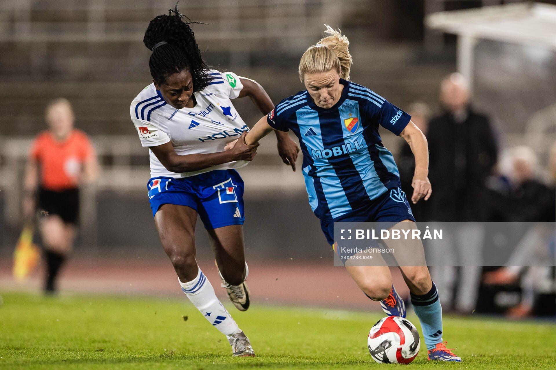 IFK Norrköpings Maya Aliyah Antoine och Djurgårdens Mimmi