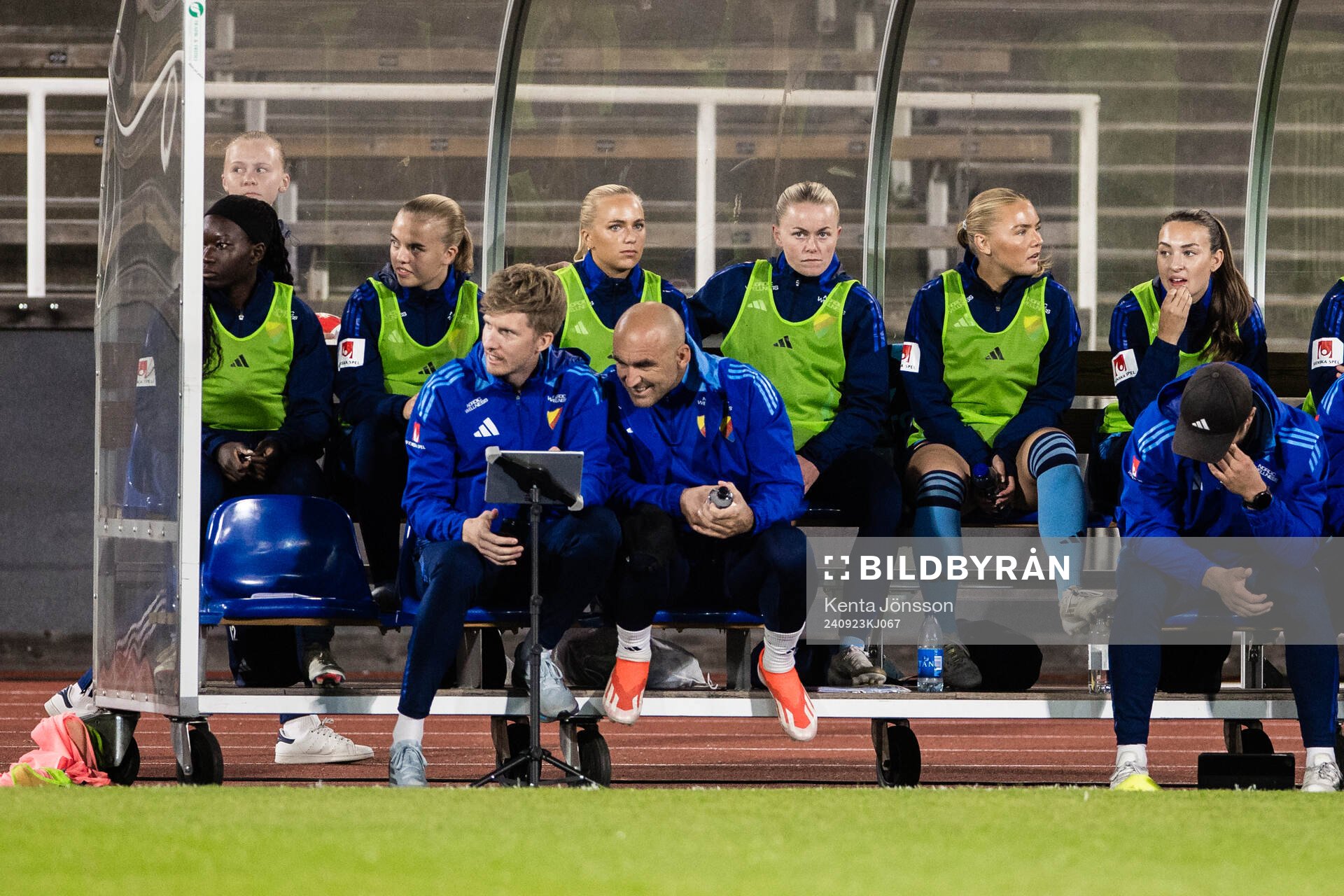 Djurgårdens Sara Lilja Vidlund, trea från vänster i