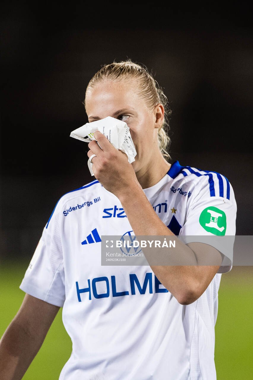 IFK Norrköpings Samantha Cary efter fotbollsmatchen i Damallsvenskan mellan Djurgården och IFK Norrköping den 23 september 2024 i Stockholm.