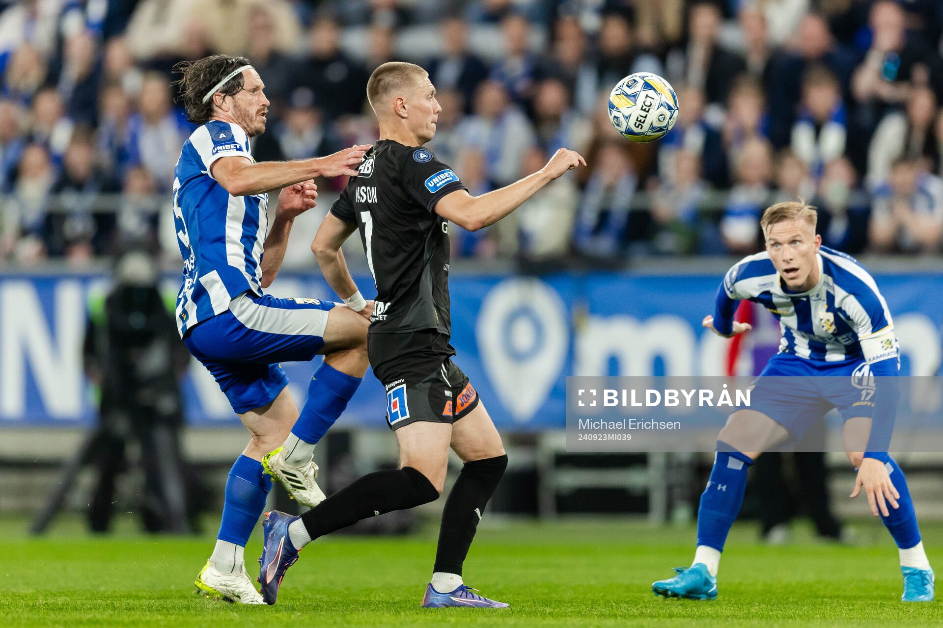 IFK Göteborgs Gustav Svensson och Halmstads Birnir Ingason