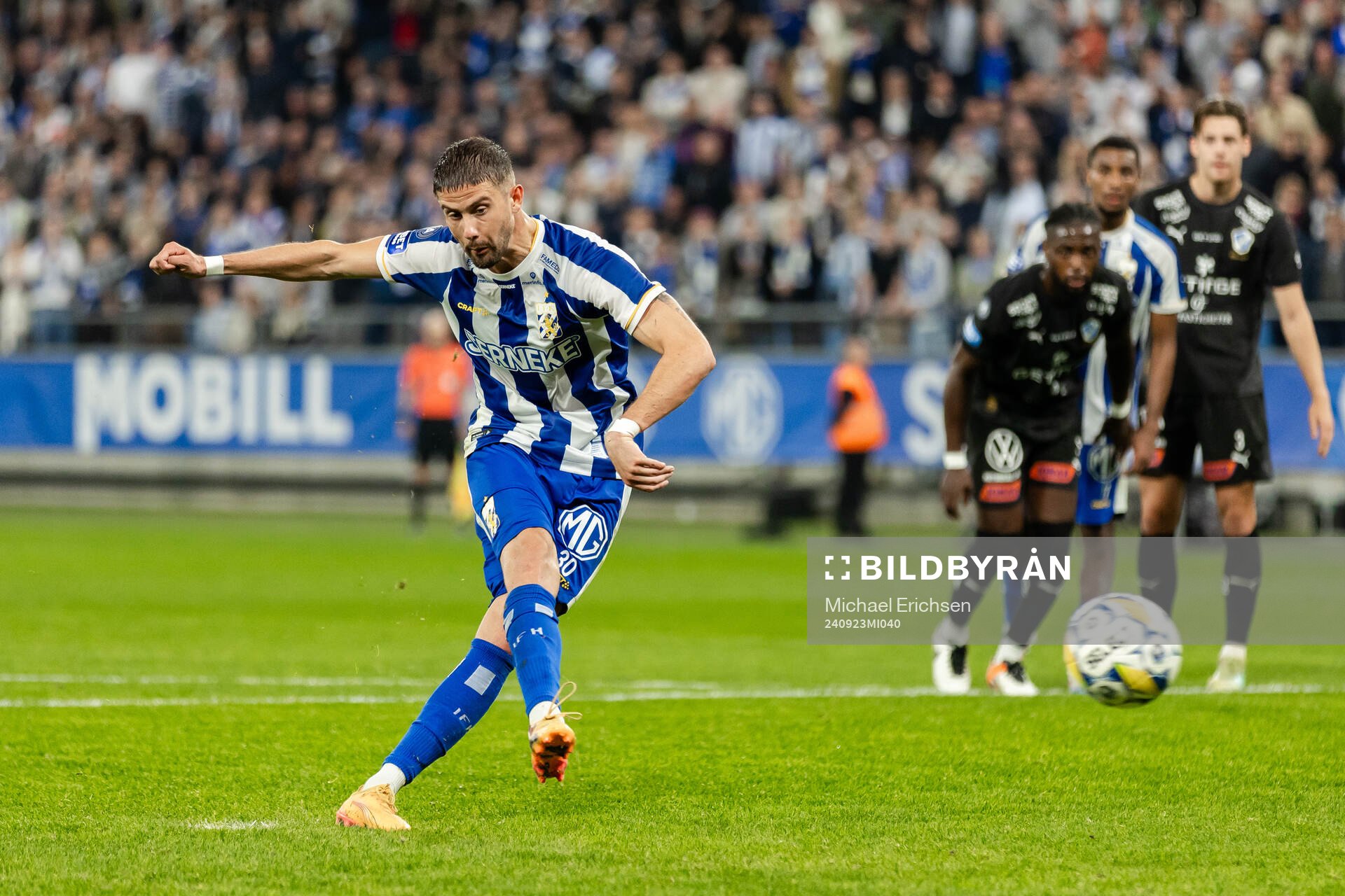 IFK Göteborgs Ramon Pascal Lundqvist med en straffspark