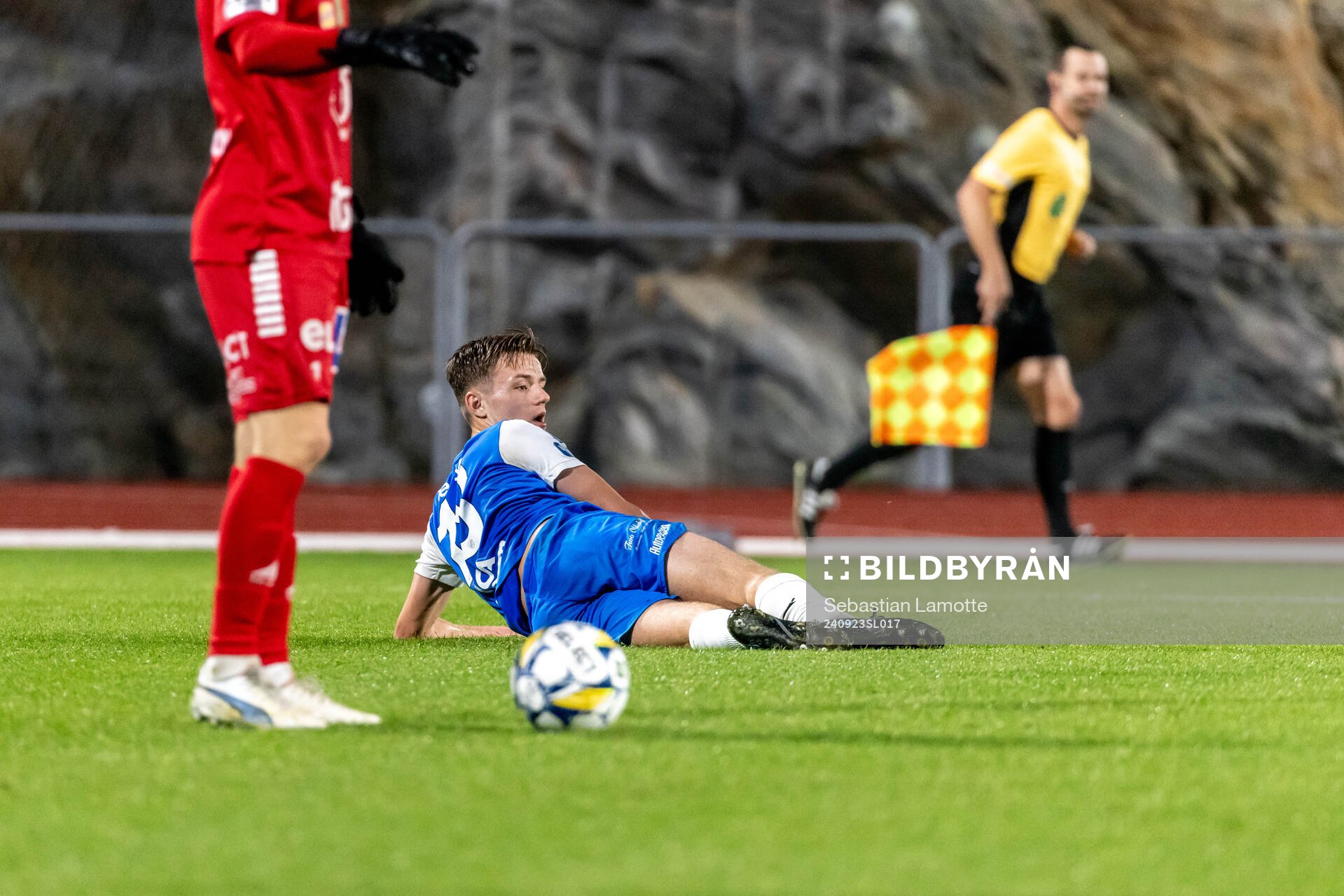 IK Oddevolds Gustav Forssell liggandes