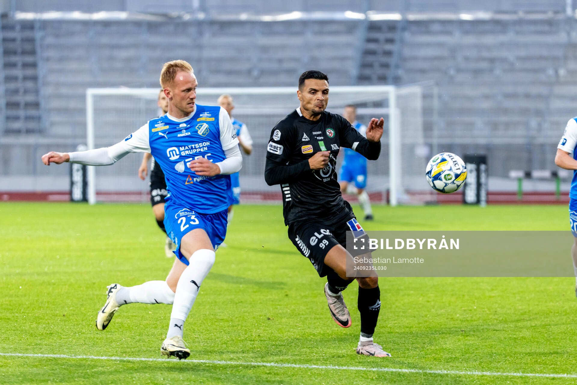 IK Oddevolds Viktor Kruger och Örebros Ahmed Yasin
