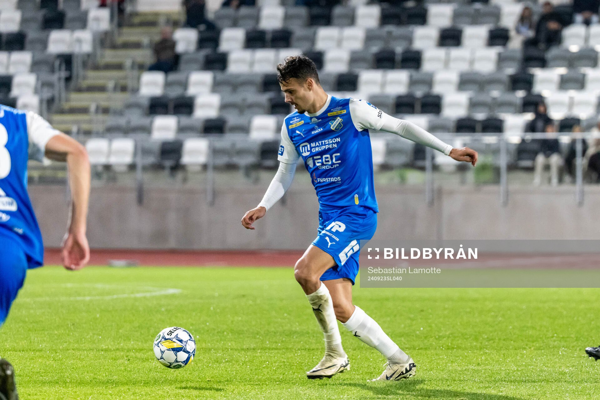 IK Oddevolds Assad Al Hamlawi under fotbollsmatchen i Superettan mellan IK Oddevold och Örebro den 23 september 2024 i Uddevalla. 