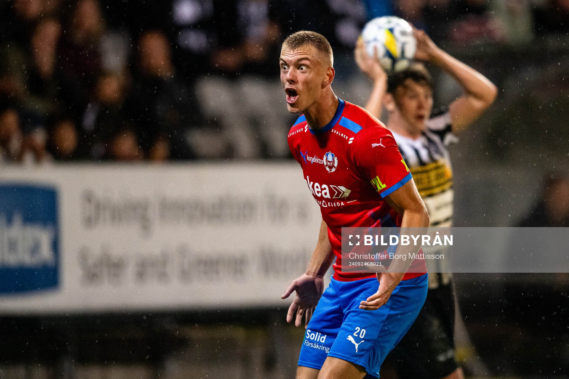 Helsingborgs Dennis Olsson reagerar