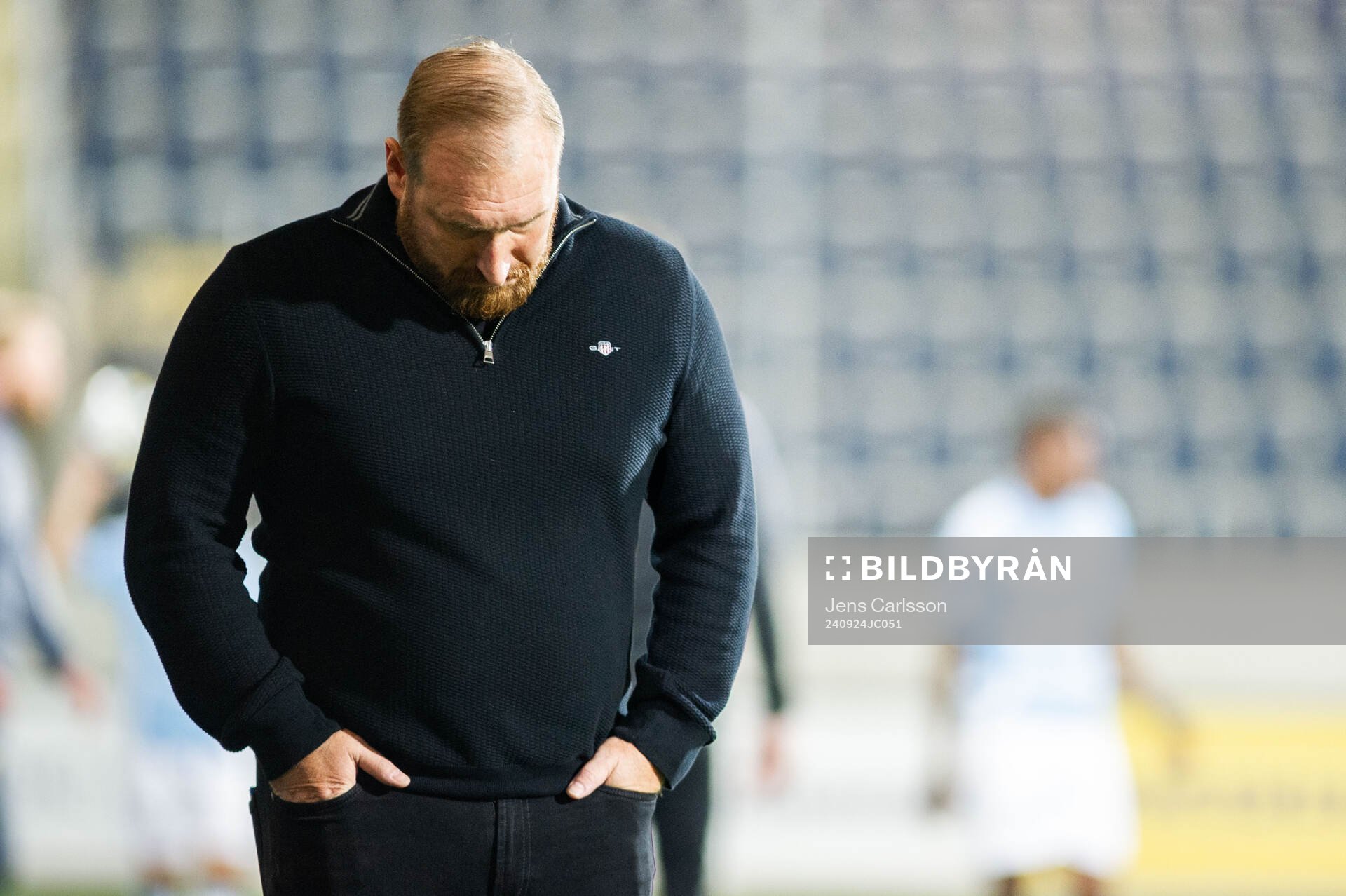 Gefles huvudtränare Mikael Bengtsson deppar