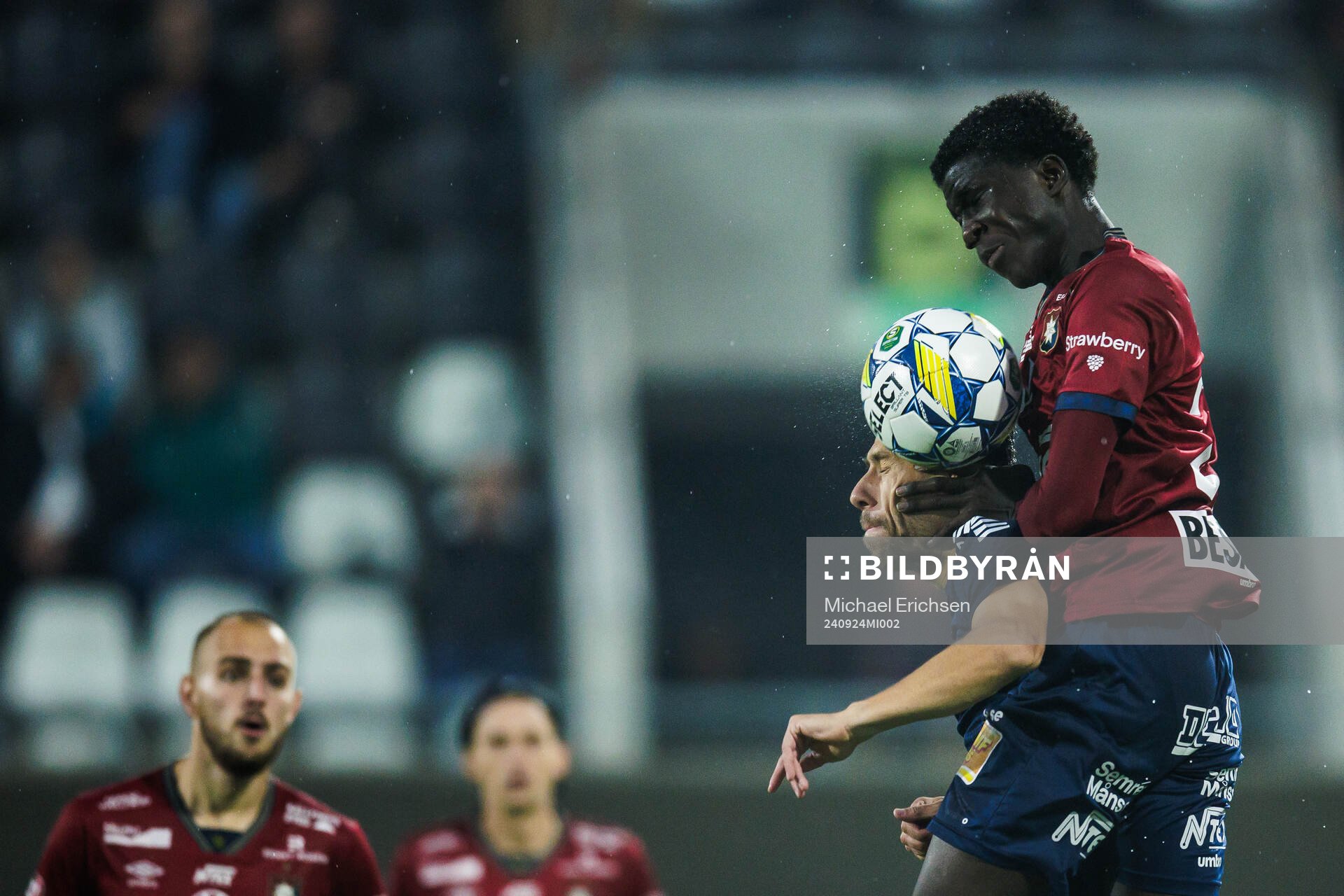 Utsiktens Predrag Randelovic och Örgrytes Abdoulaye Faye