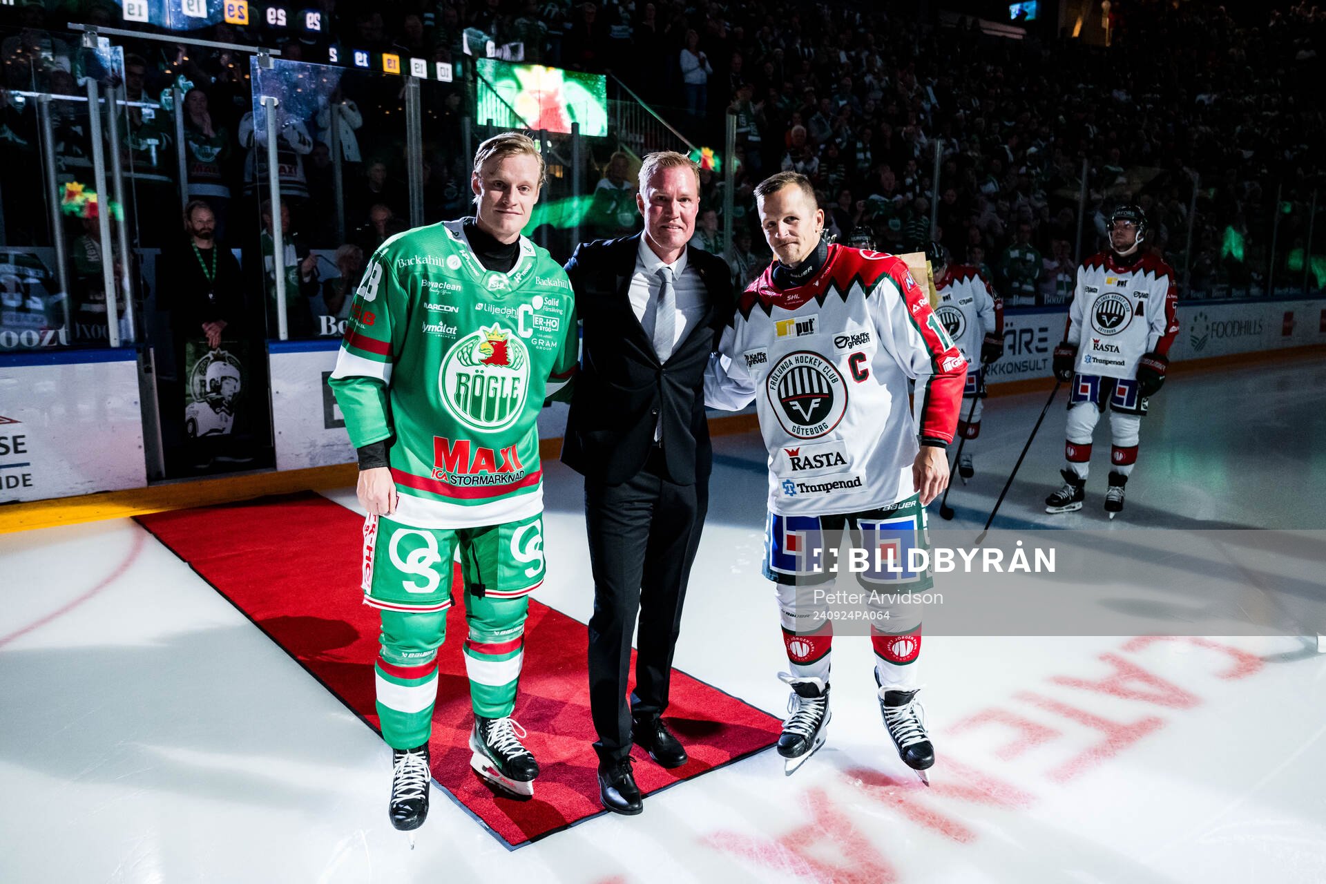Rögles Anton Bengtsson och Frölundas Max Friberg när