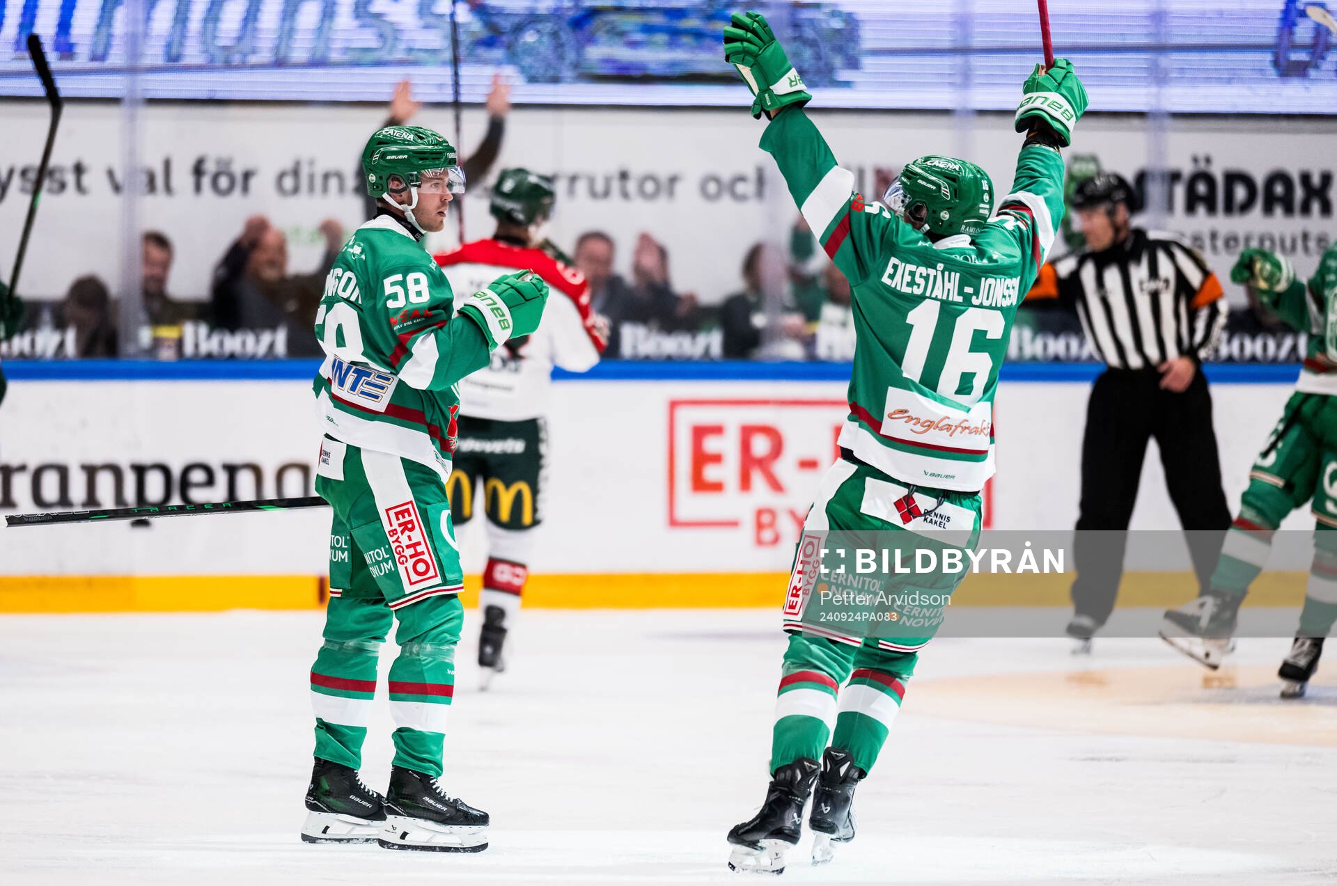 Rögles Filip Johansson och Lukas Ekeståhl-Jonsson jublar