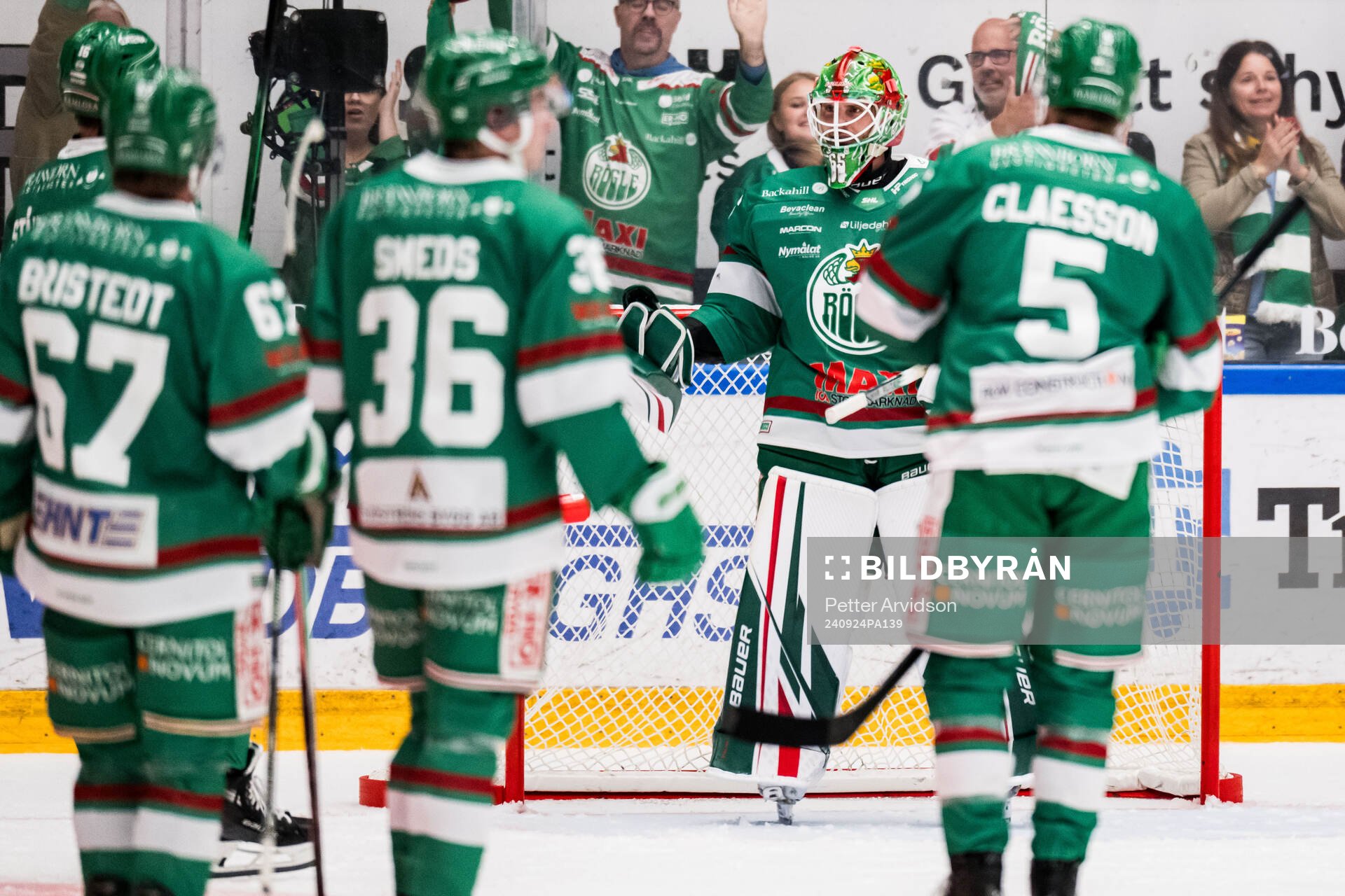 Rögles målvakt Christoffer Rifalk jublar