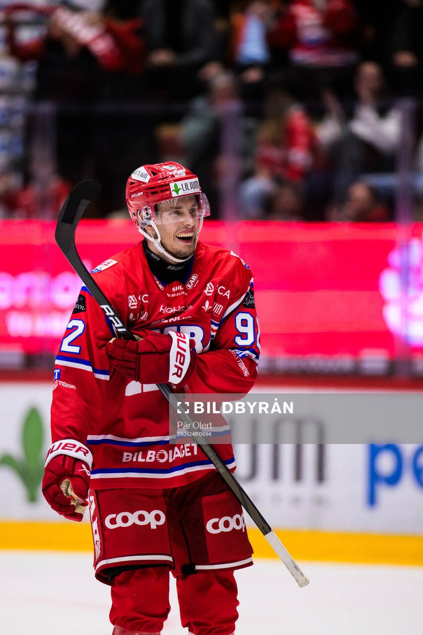 Timrås Anton Lundmark jublar