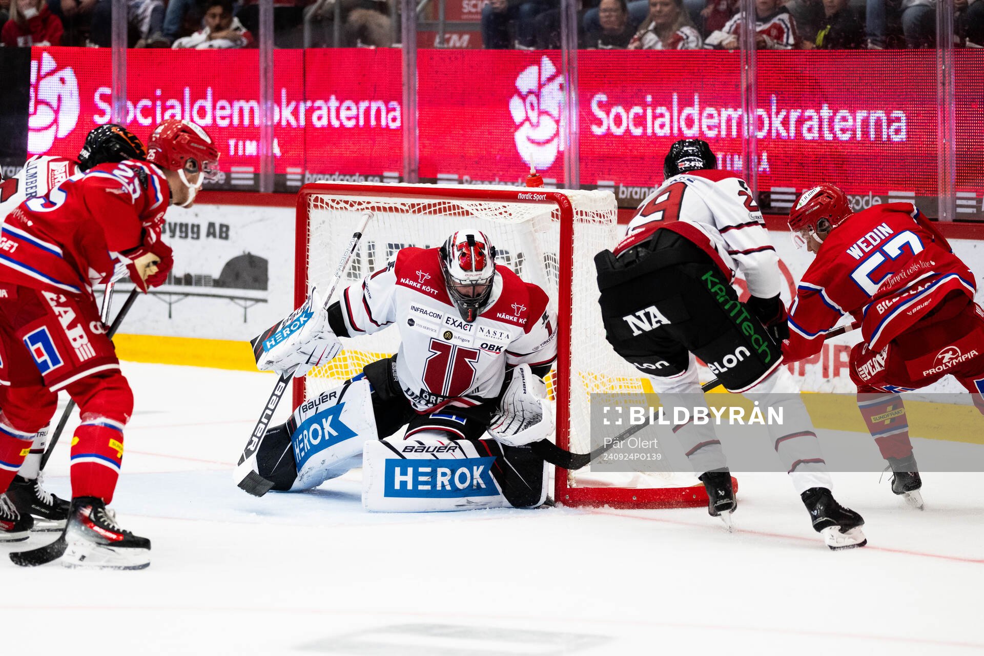 Timrås Anton Wedin gör 4-3 bakom Örebros målvakt Jhonas