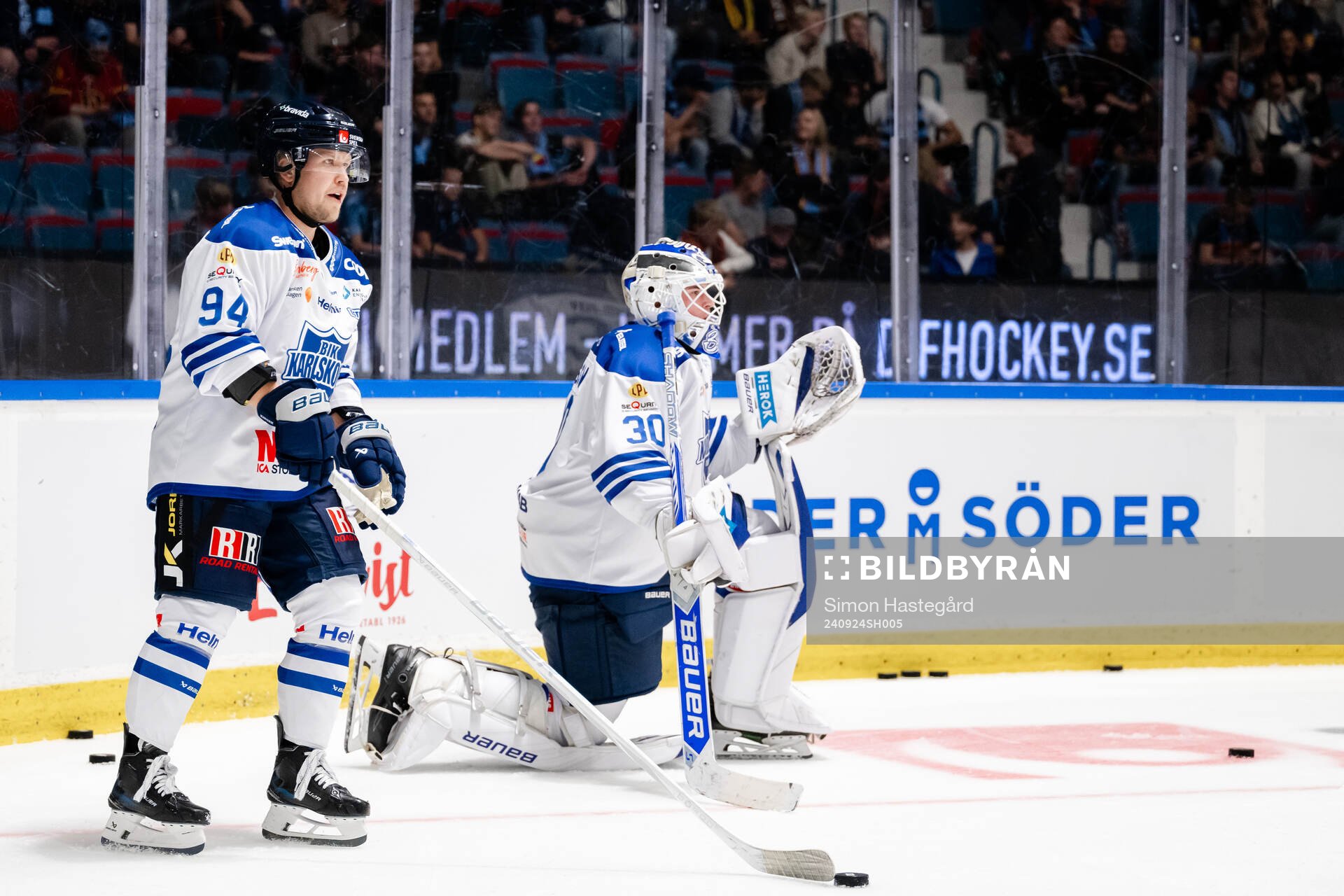 Karlskogas Henrik Larsson och målvakt Samuel Jonsson