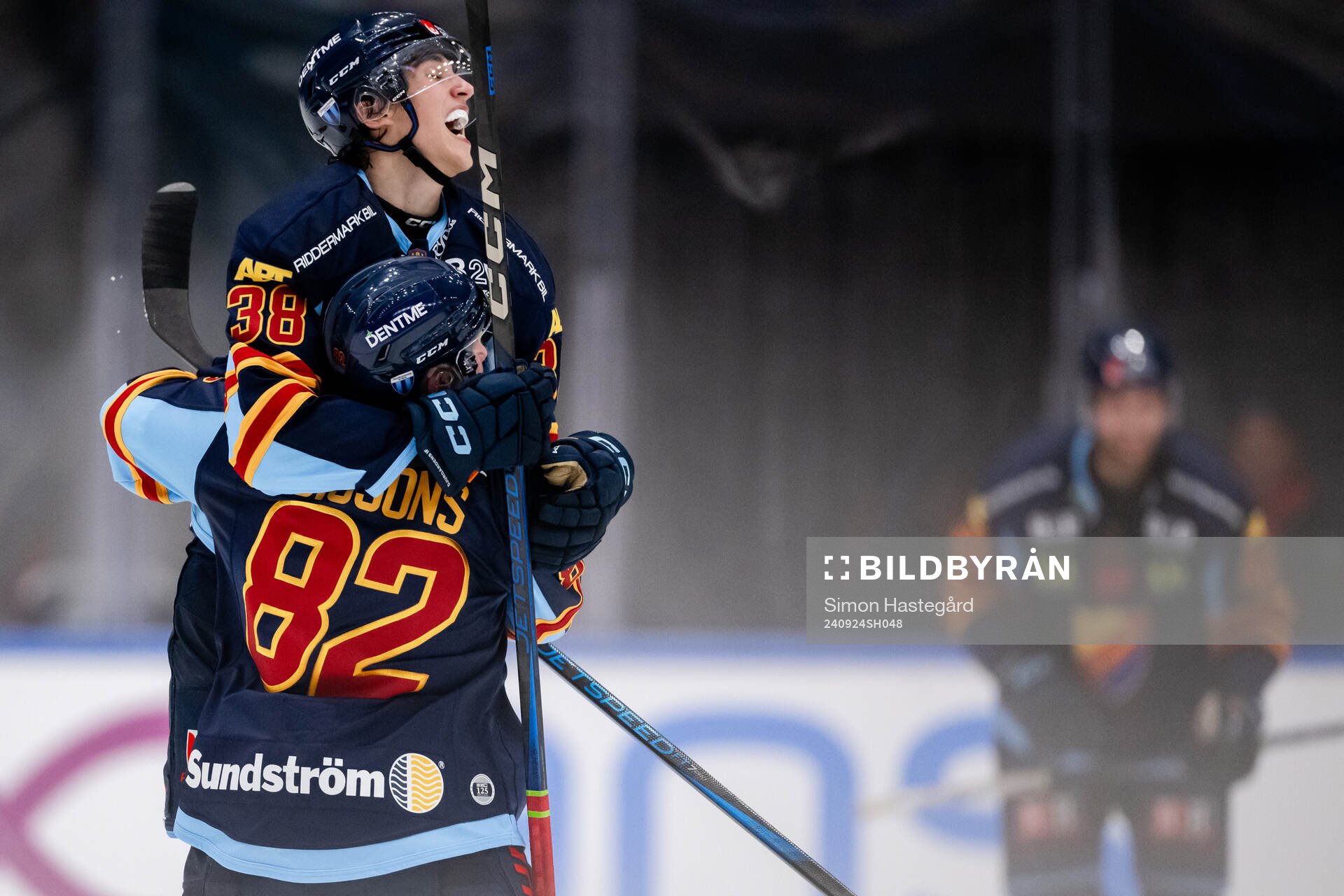 Djurgårdens Victor Eklund och Colby Sissons jublar