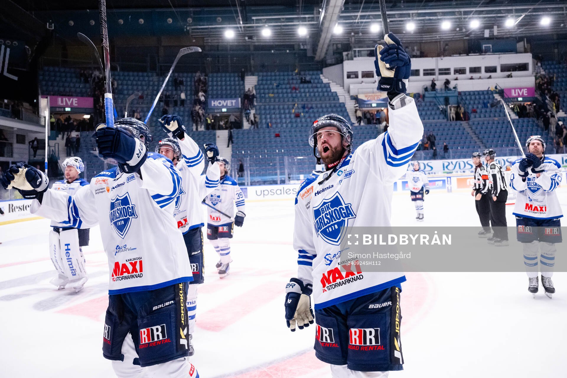 Karlskogas spelare jublar