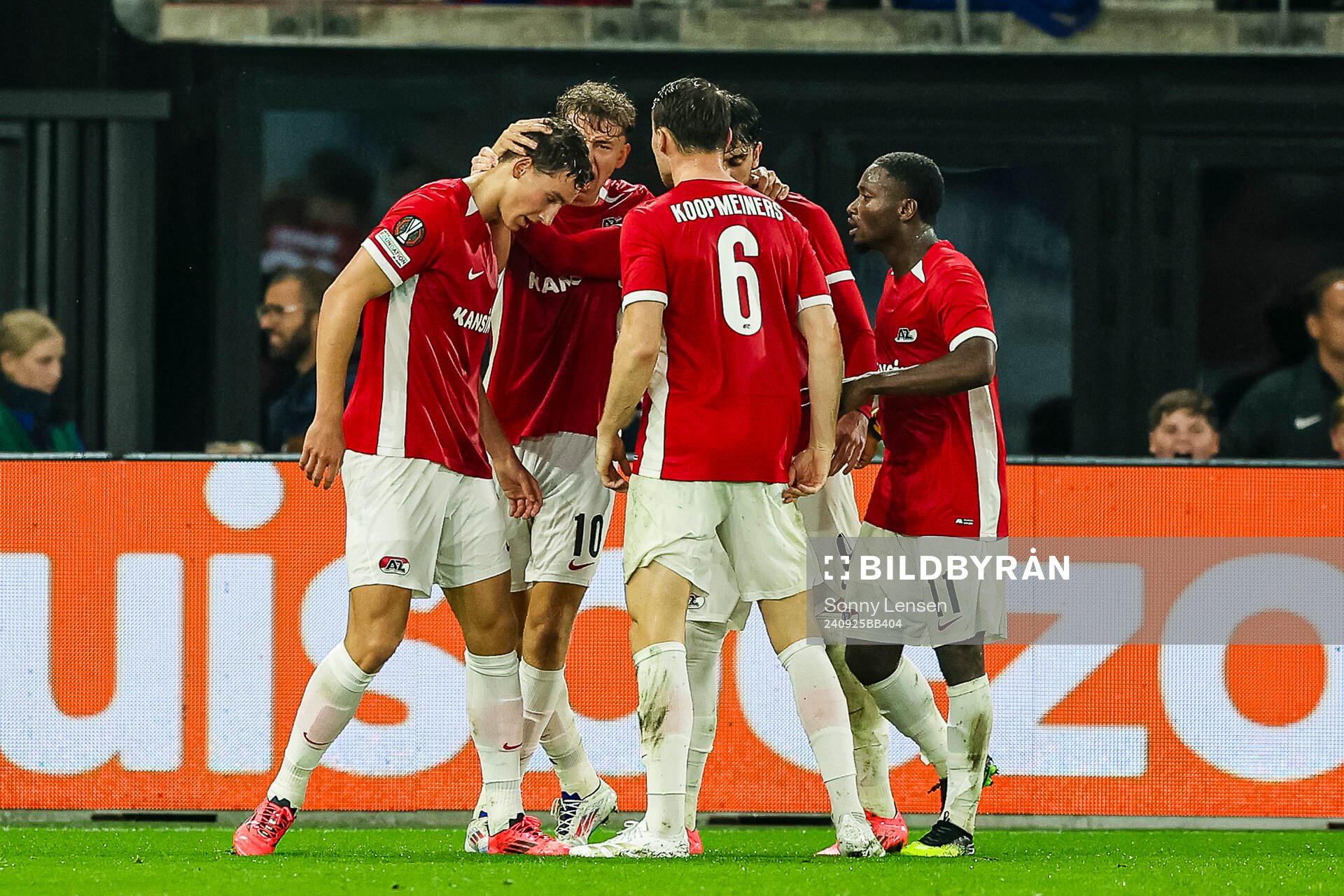 Ruben van Bommel of AZ Alkmaar celebrates 1-1