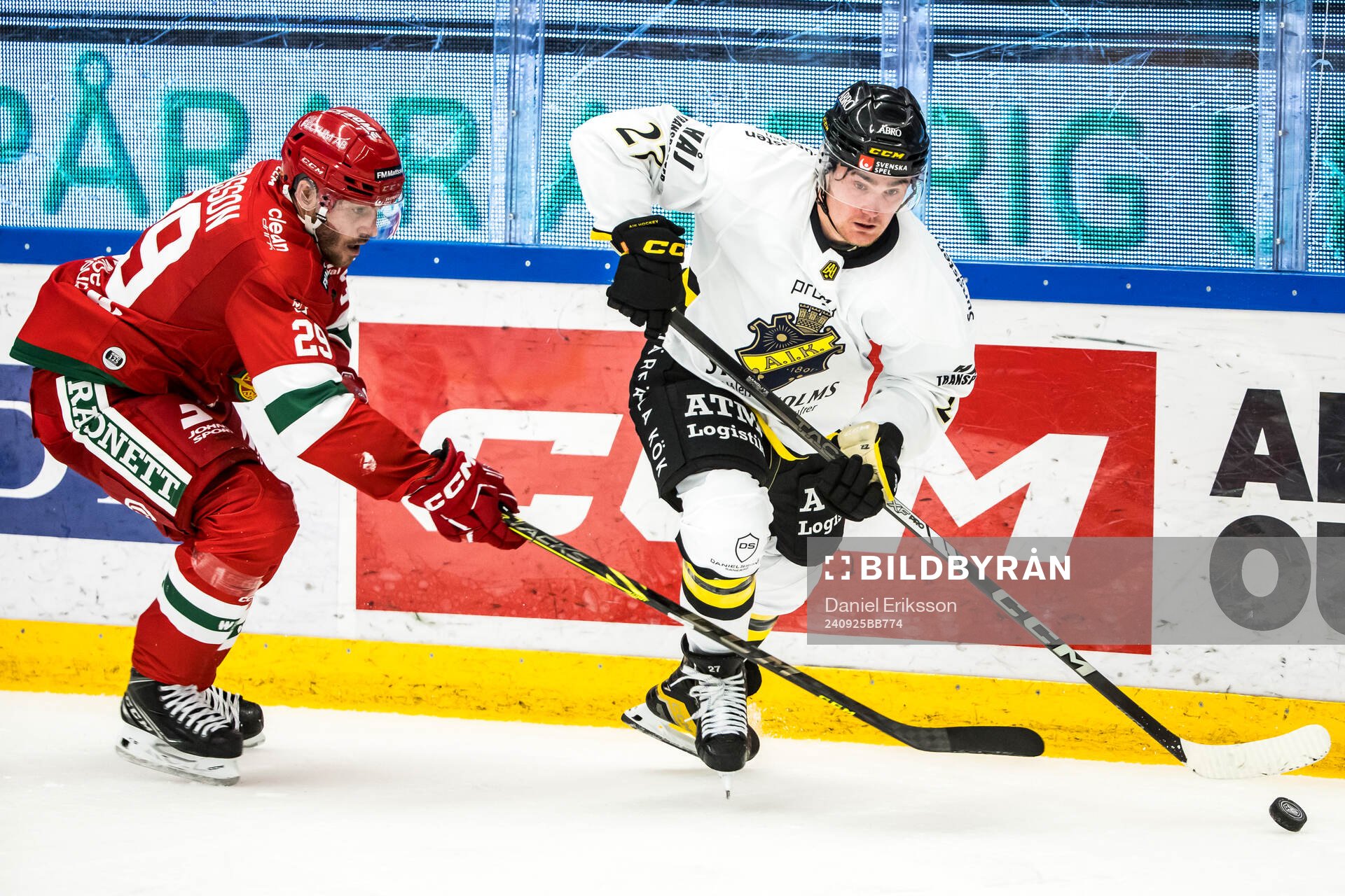 Moras Johan Persson och AIKs Christoffer Björk