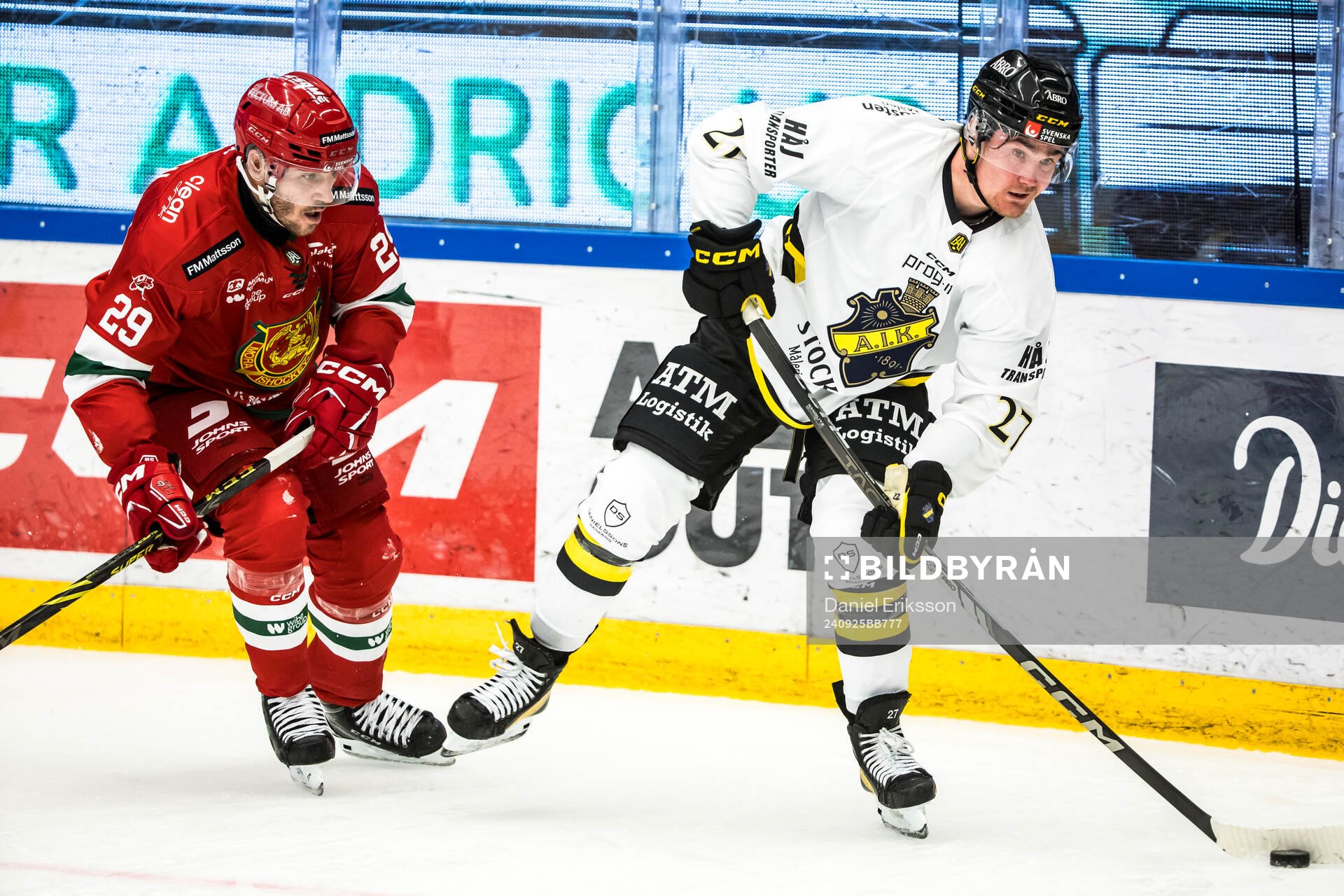 Moras Johan Persson och AIKs Christoffer Björk