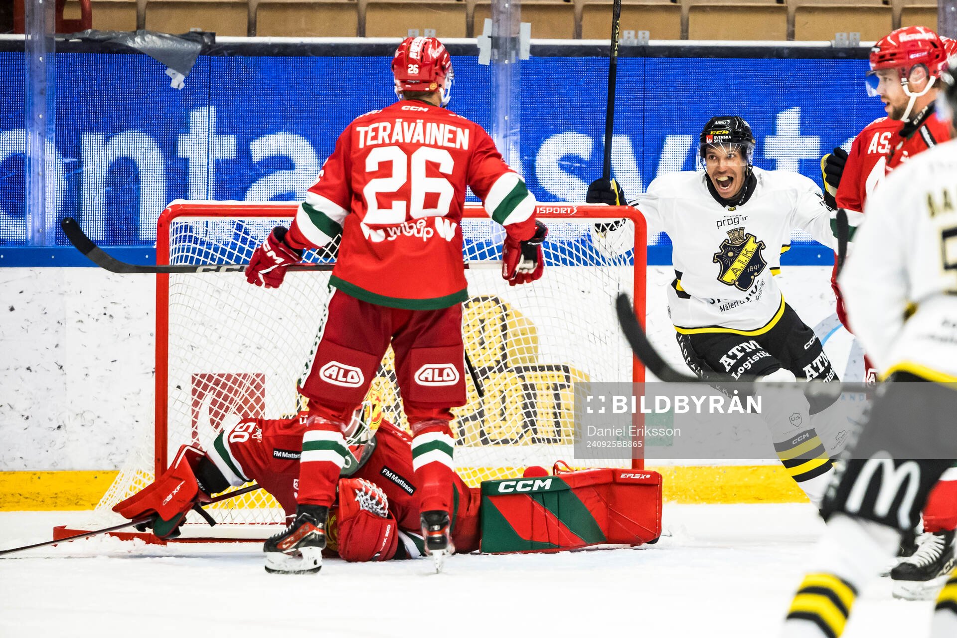 AIKs Oscar Nord jublar