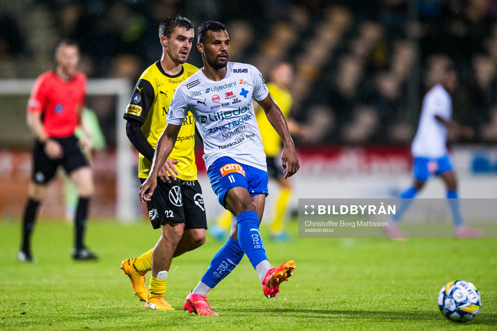 Mjällbys Jesper Gustavsson och Värnamos Wenderson