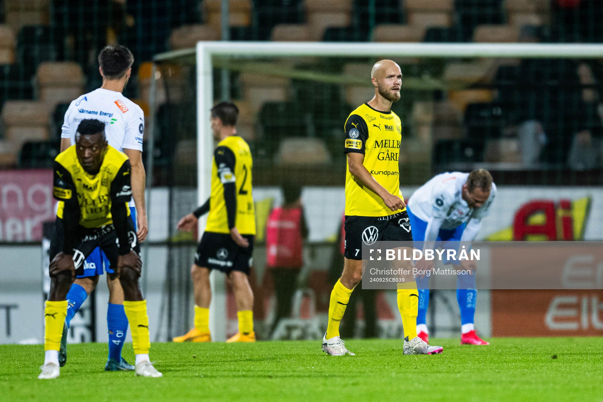 Mjällbys Viktor Gustafson deppar