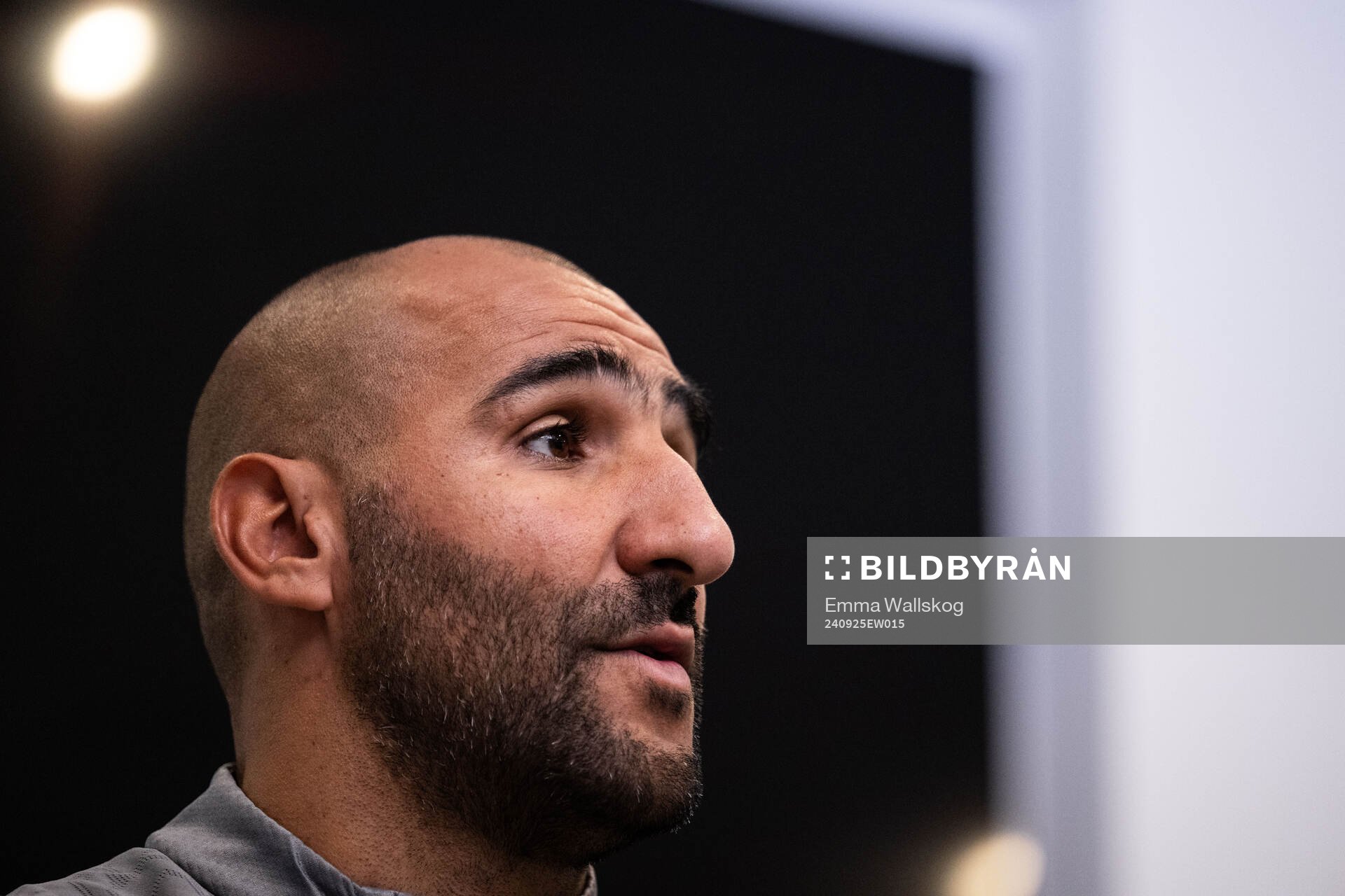 Head coach Mak Lind