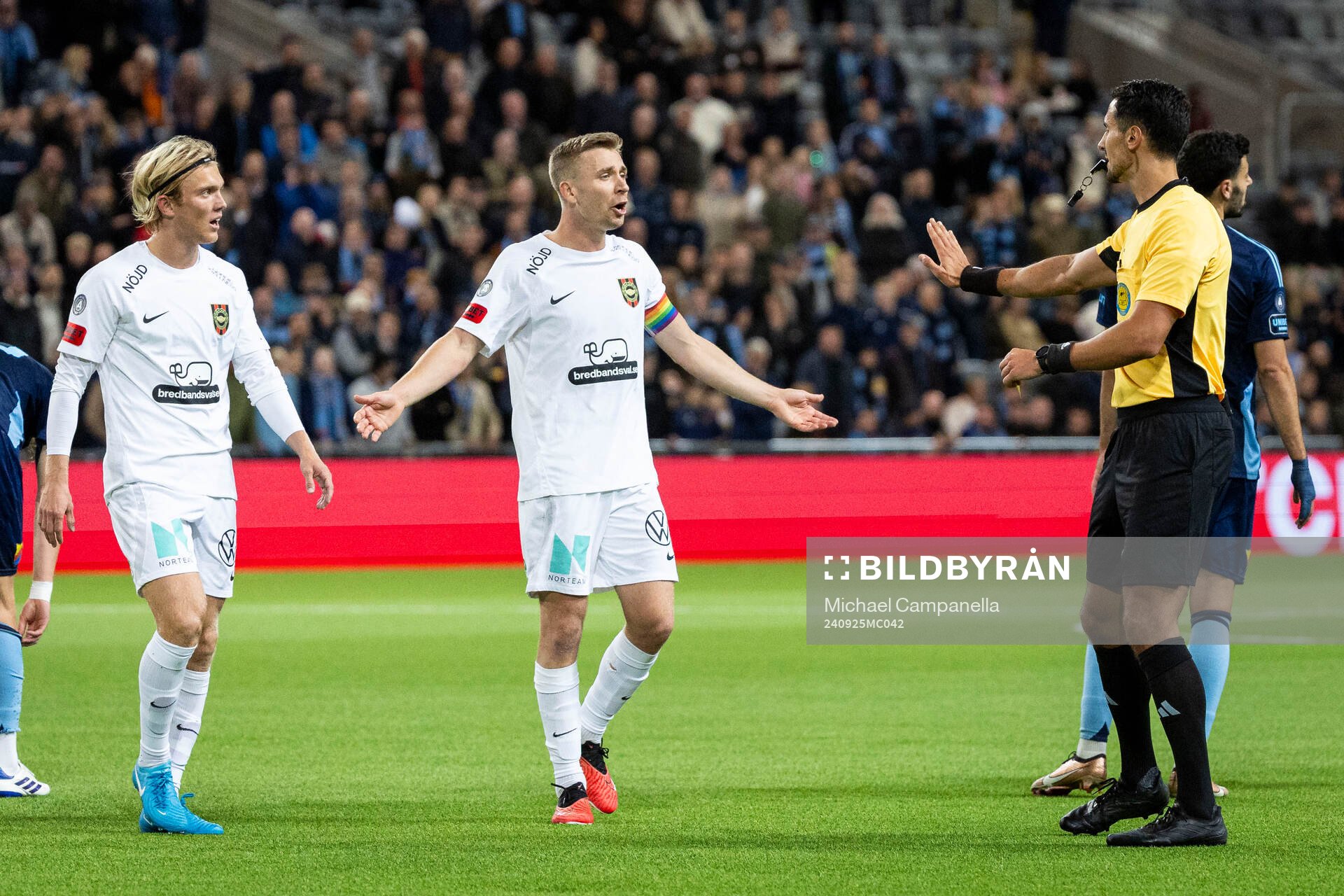 Brommapojkarnas Ludvig Fritzson och Djurgårdens Domare Adi