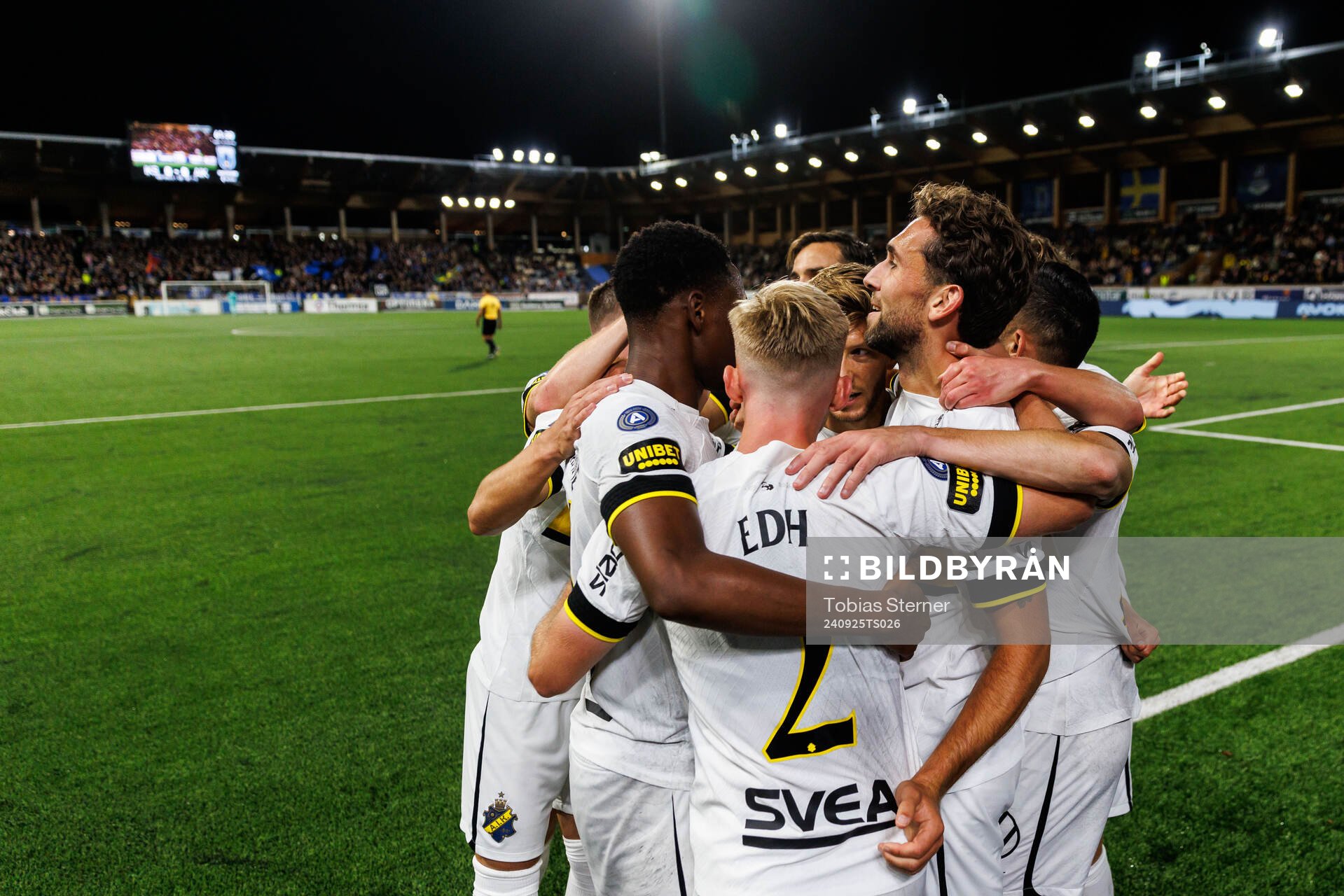 AIKs Benjamin Tiedemann Hansen jublar