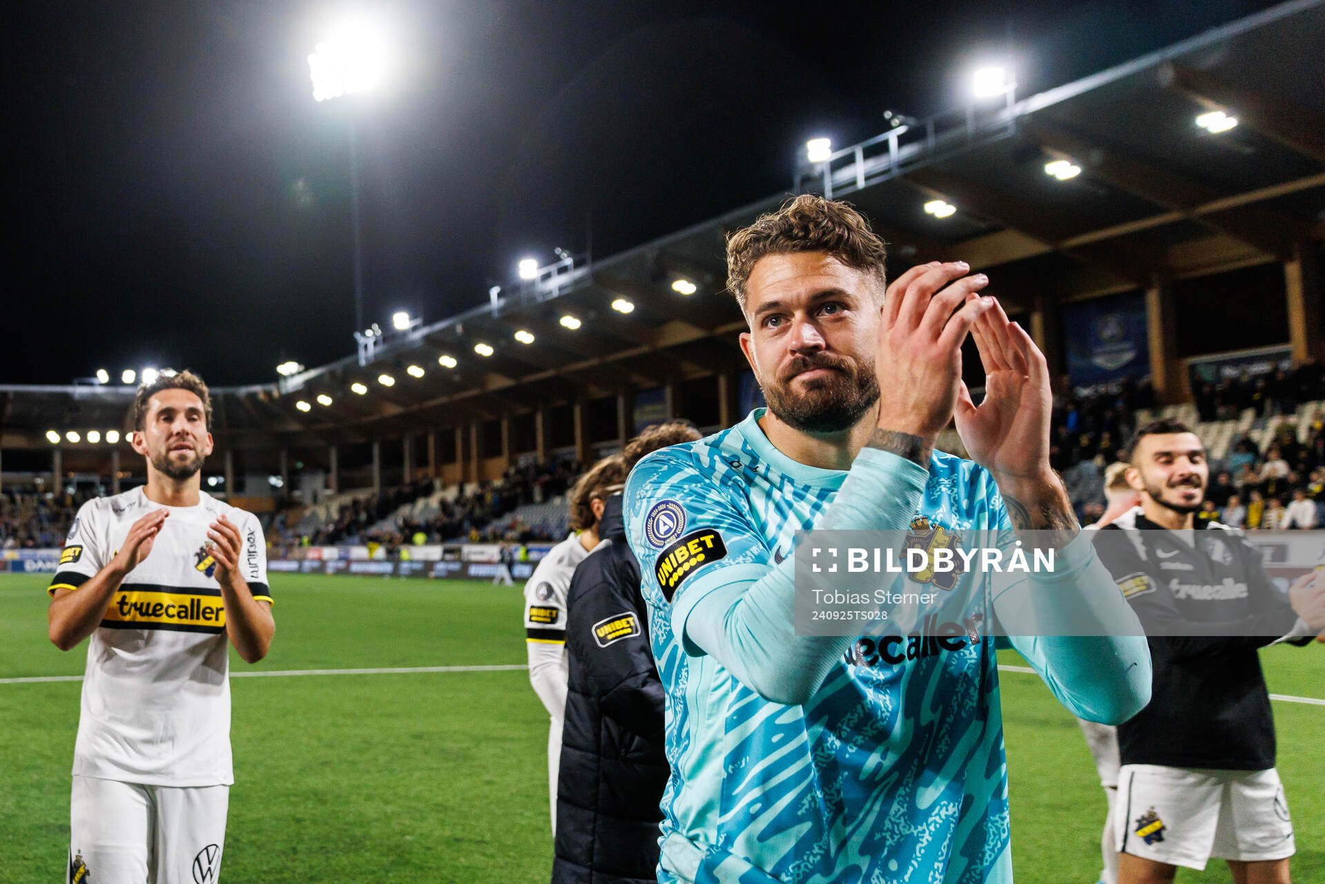 AIKs målvakt Kristoffer Nordfeldt jublar