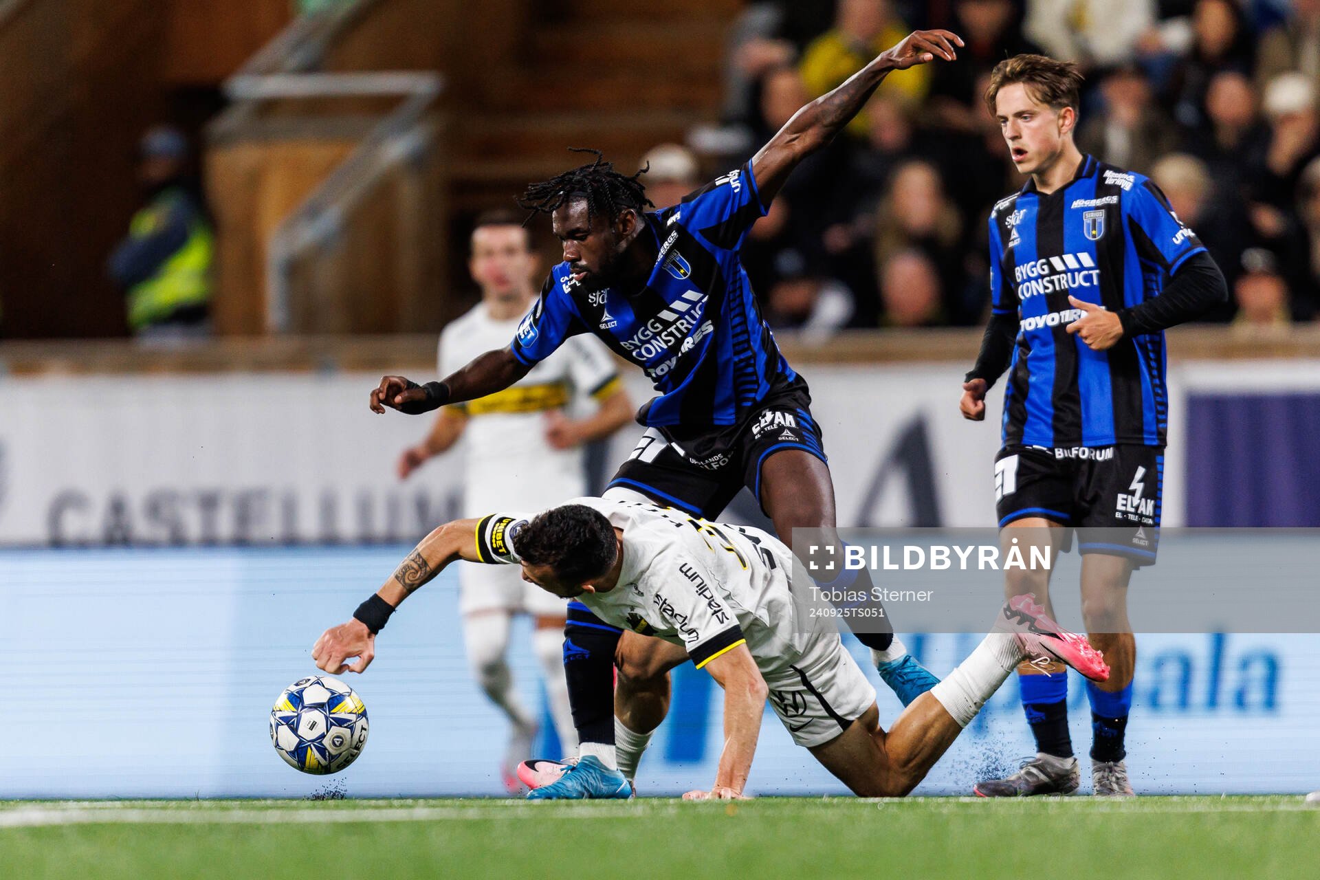 AIKs Ioannis Pittas och Sirius Patrick Nwadike
