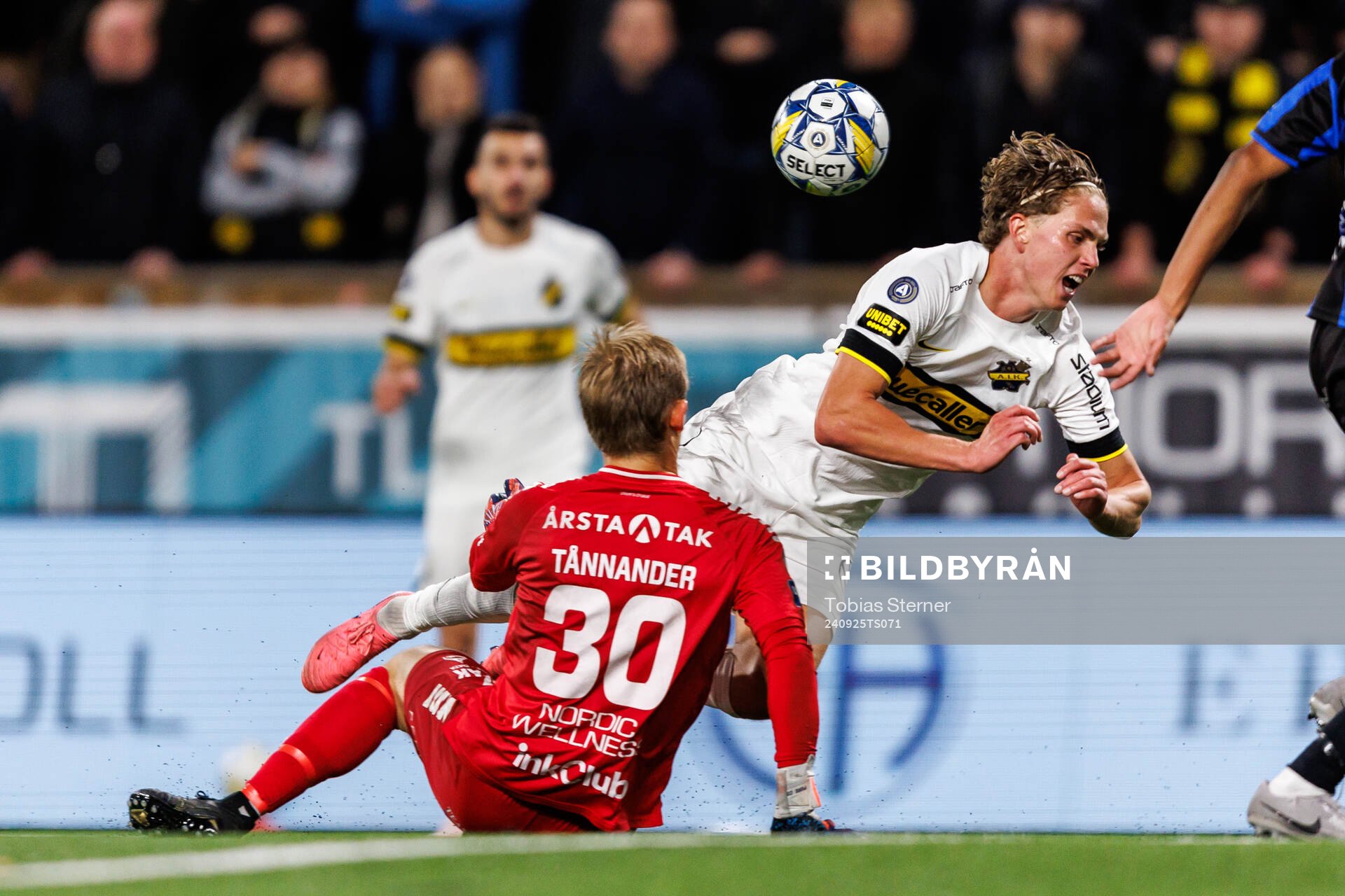 Sirius målvakt Jakob Tånnander och AIKs Onni Valakari