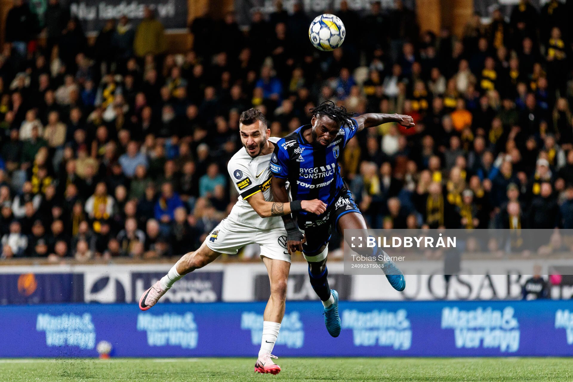 AIKs Ioannis Pittas och Sirius Patrick Nwadike