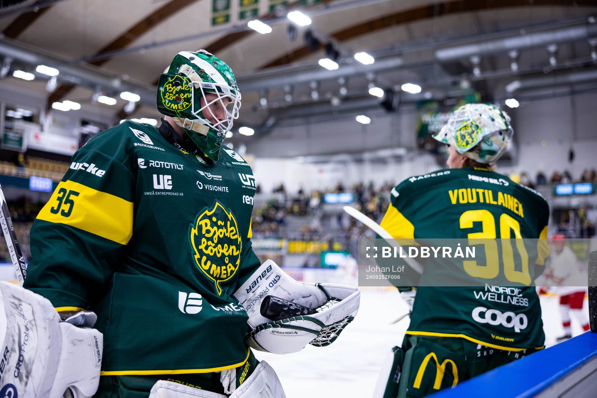 Björklövens målvakt Melker Thelin innan ishockeymatchen