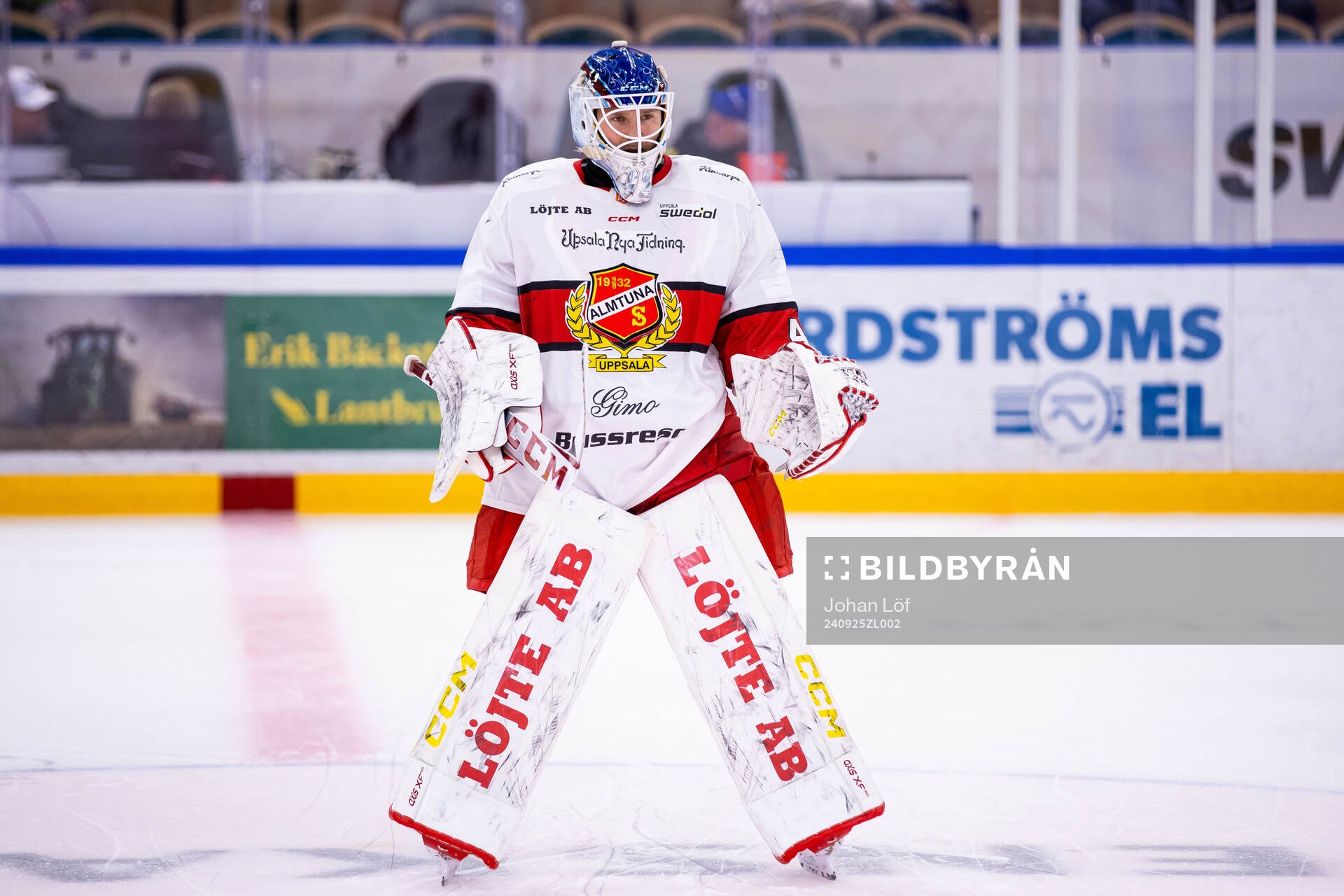 Almtunas målvakt Edvin Olofsson innan ishockeymatchen i