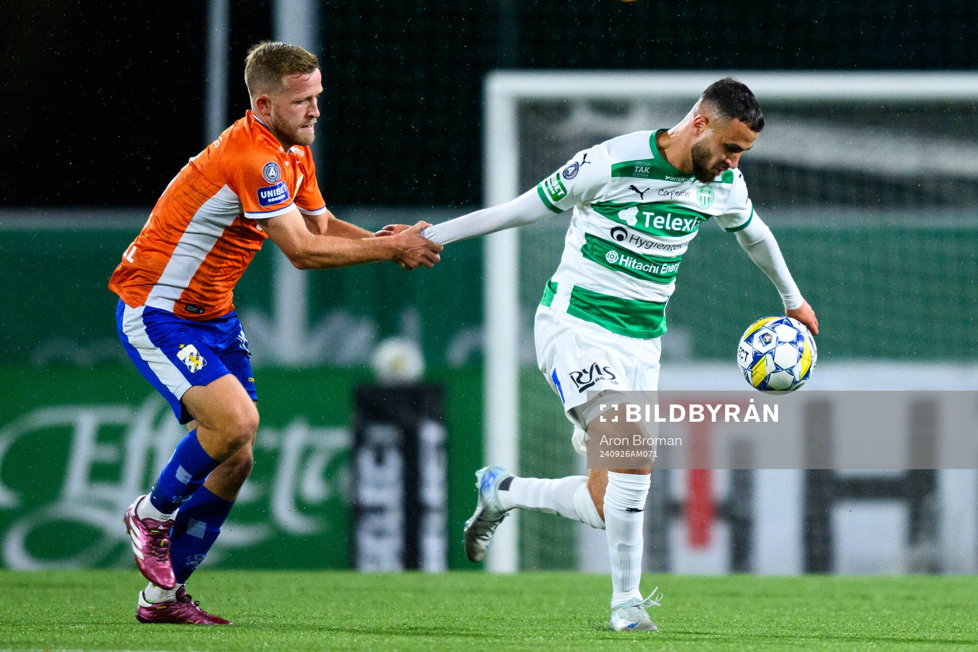 IFK Göteborgs Jonas Bager och Västerås Abdelrahman
