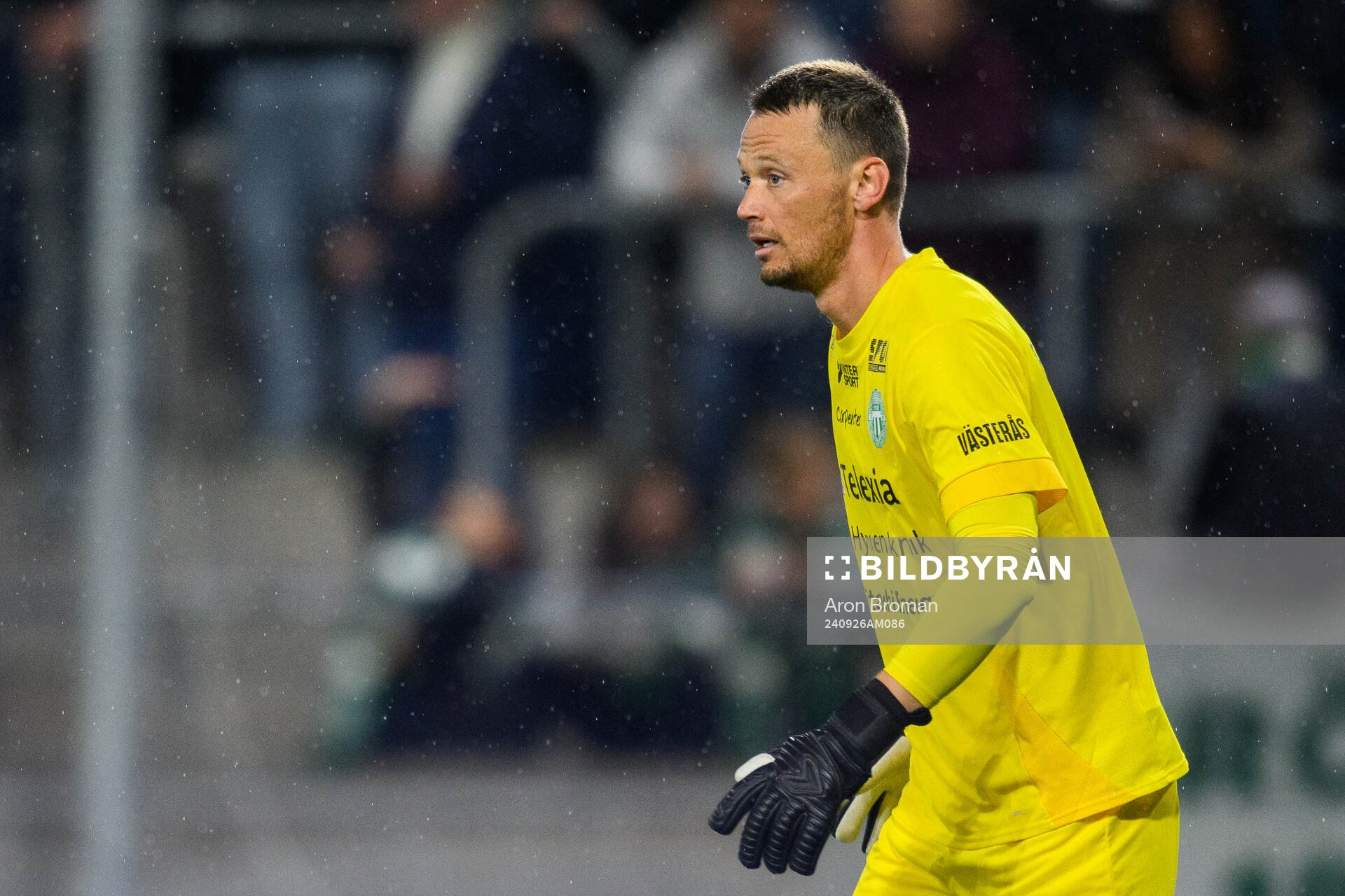 Västerås målvakt Anton Fagerström under fotbollsmatchen i Allsvenskan mellan Västerås och IFK Göteborg den 26 september 2024 i Västerås.